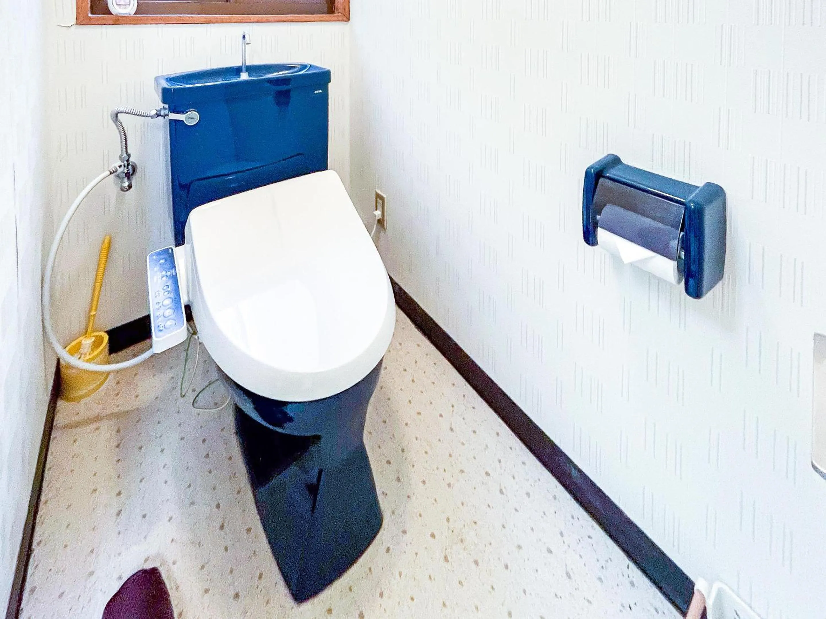 Toilet in Sea Tiger Island Inn Shodoshima