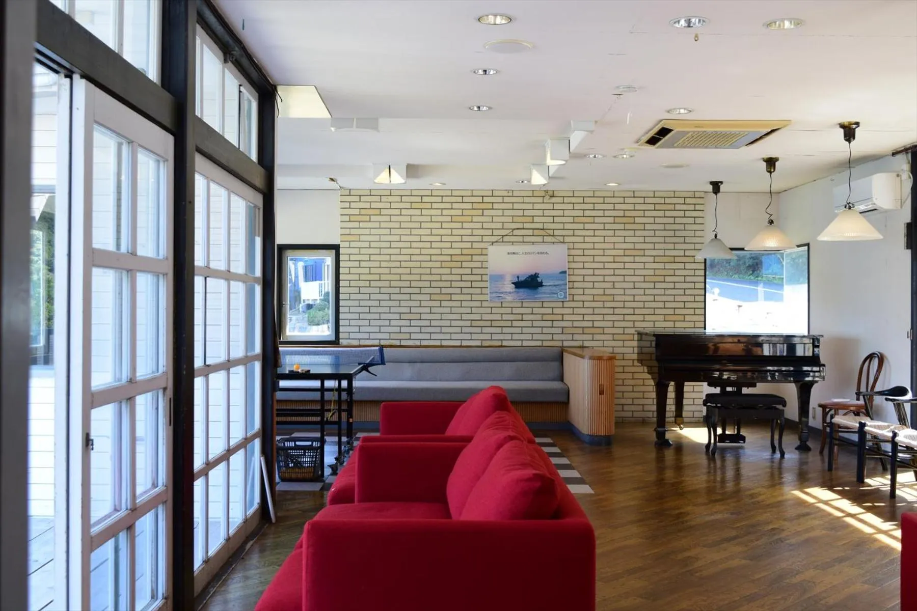 Communal lounge/ TV room in Sea Tiger Island Inn Shodoshima