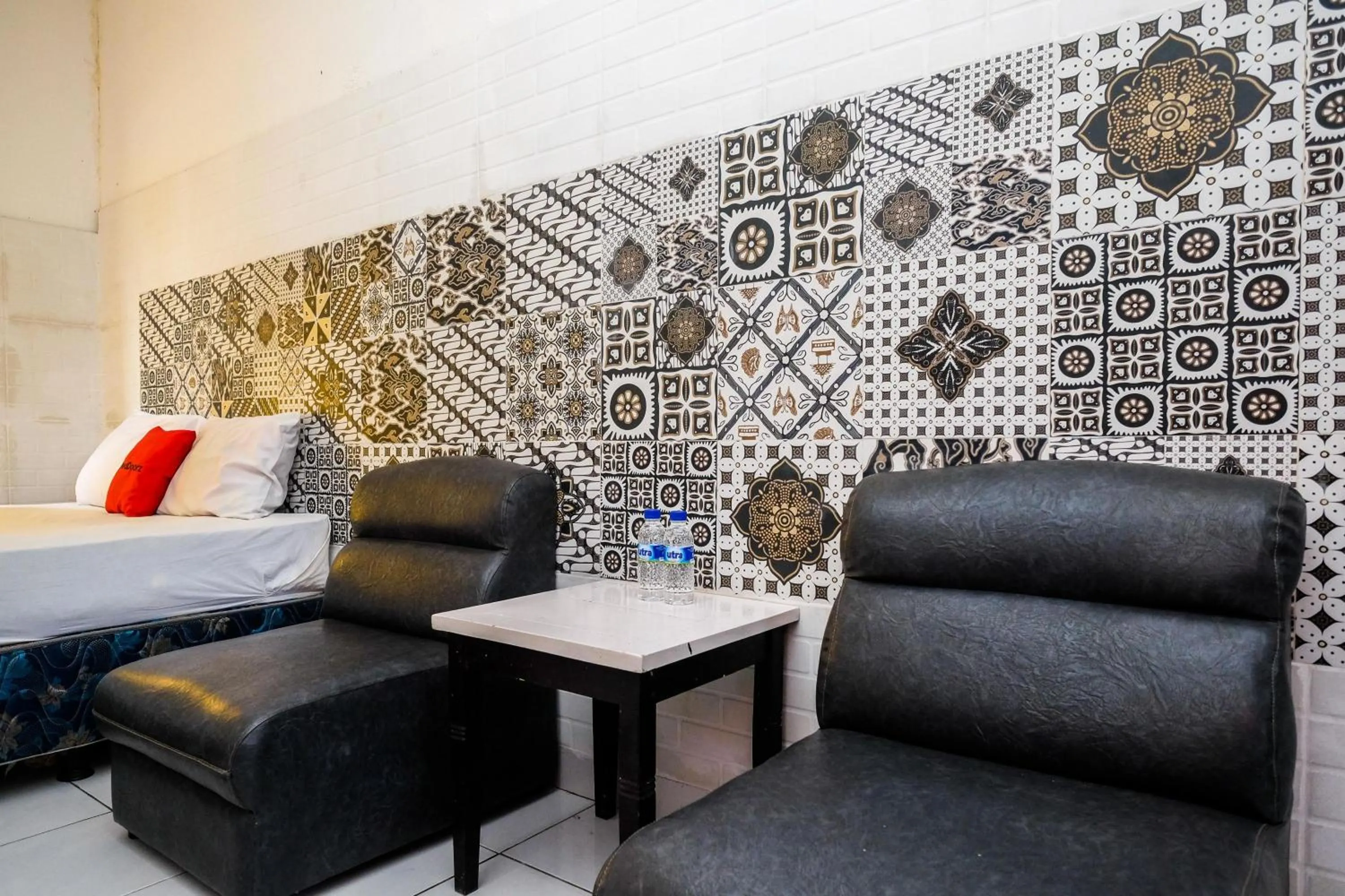 Bedroom, Bed in RedDoorz Syariah @ Colomadu 2