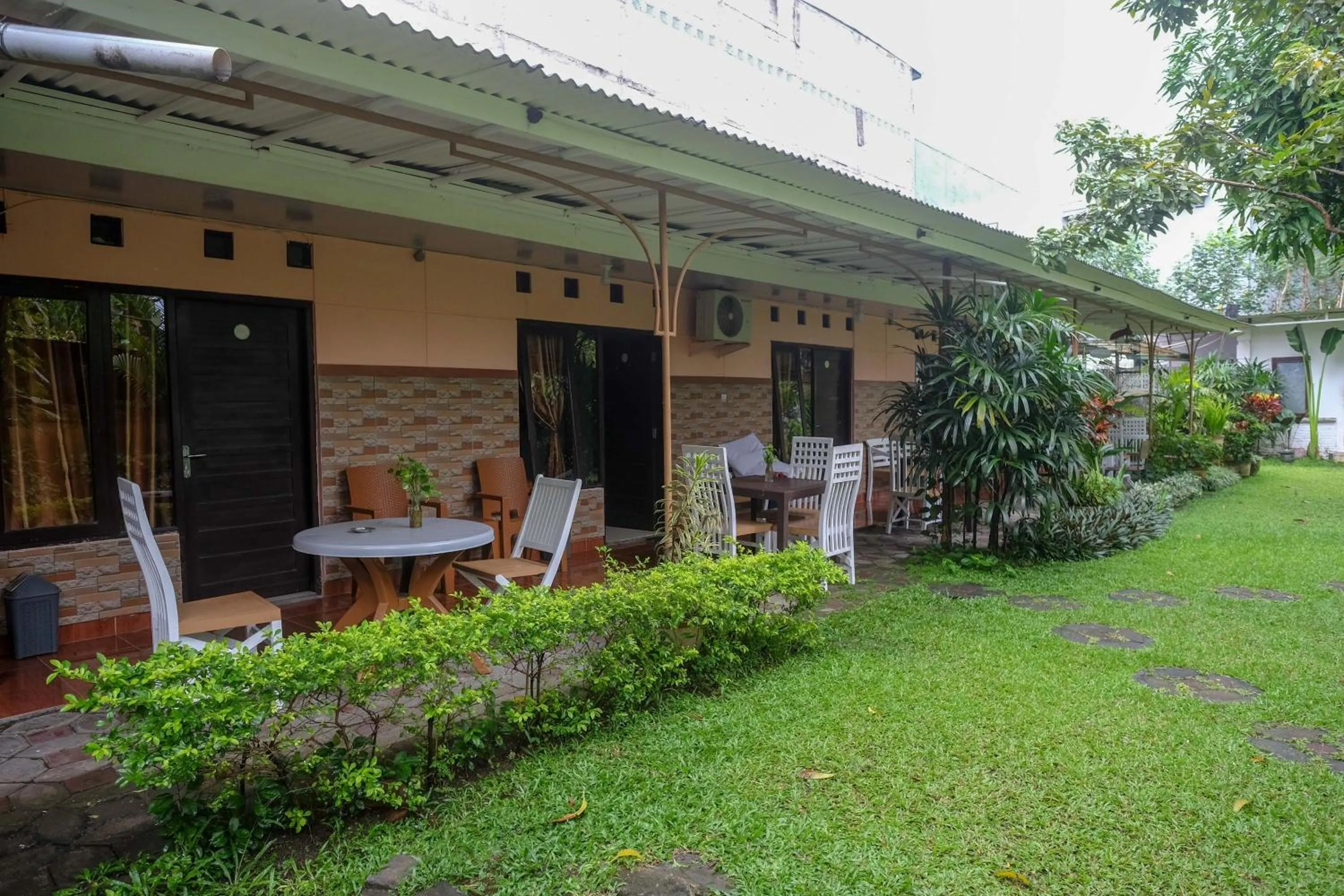 Property building in RedDoorz Syariah @ Colomadu 2