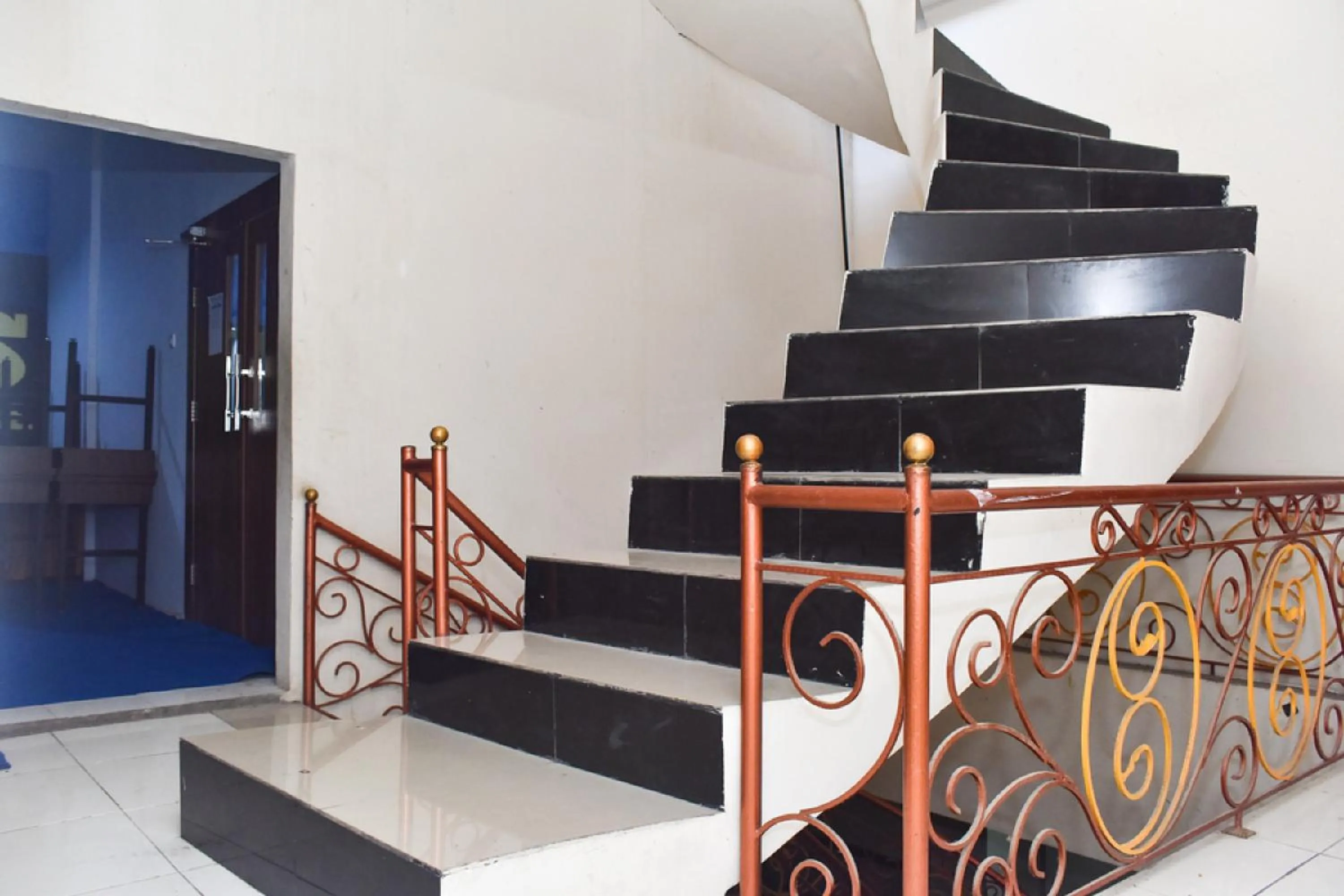 Area and facilities in RedDoorz near Universitas Muhammadiyah Makassar