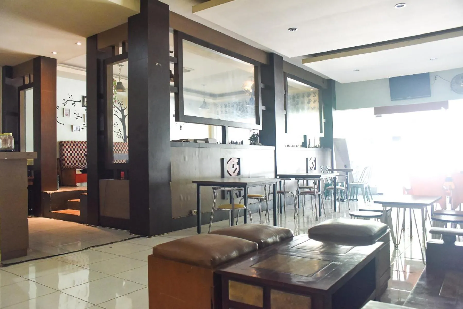 Lobby or reception in RedDoorz near Universitas Muhammadiyah Makassar