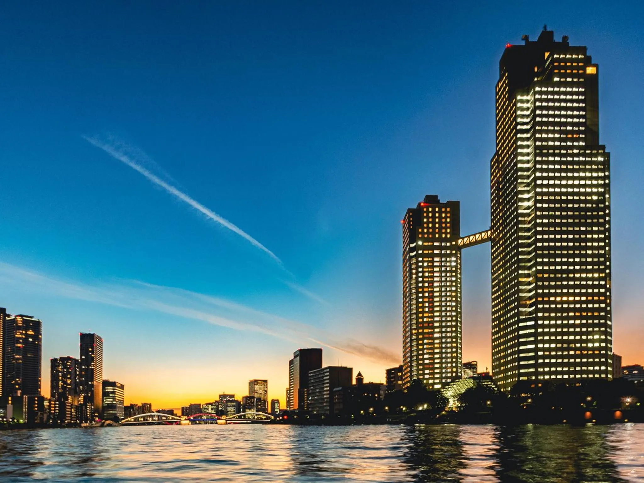 Property building in Ginza Creston