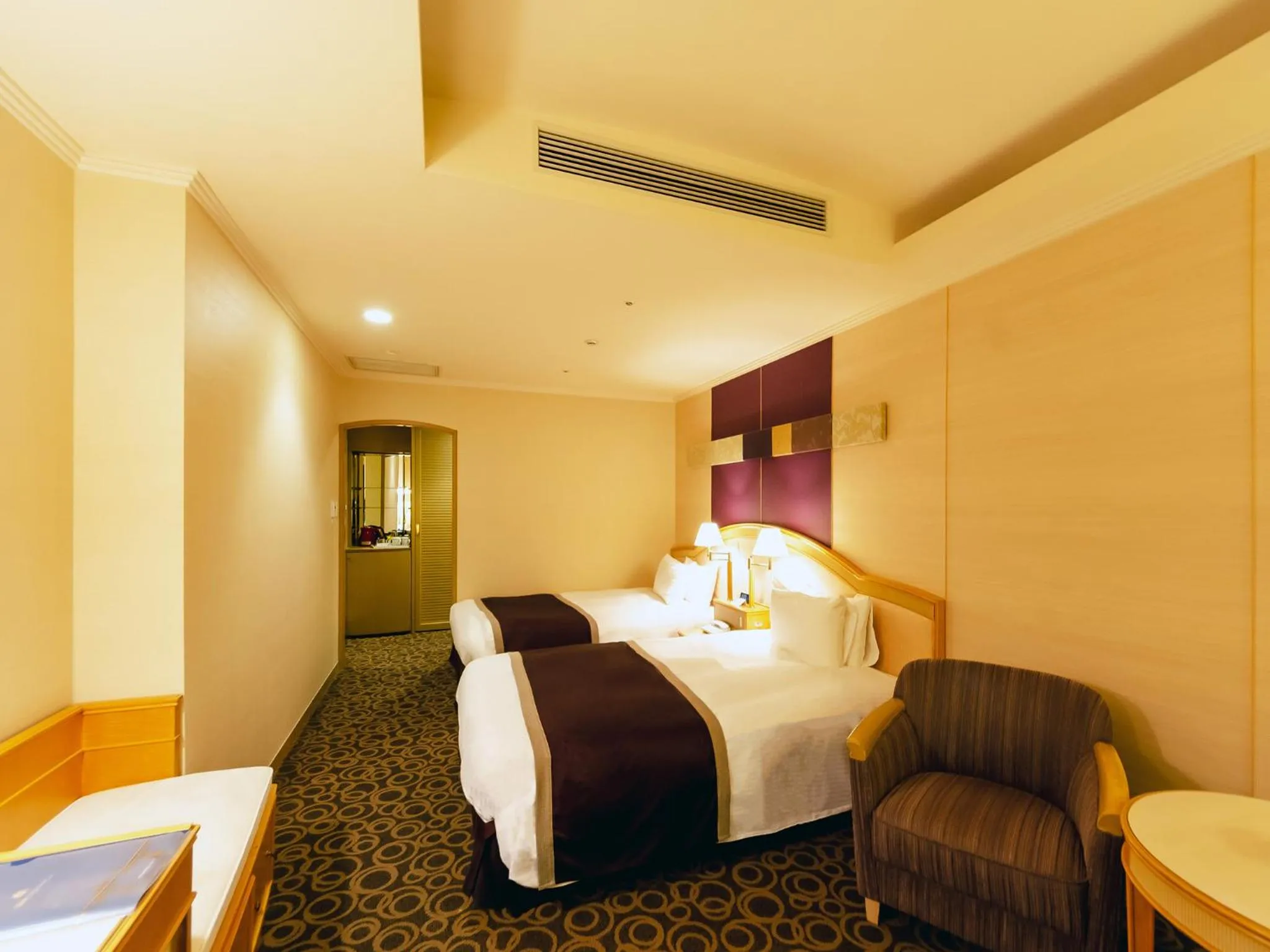 Bed in Ginza Creston