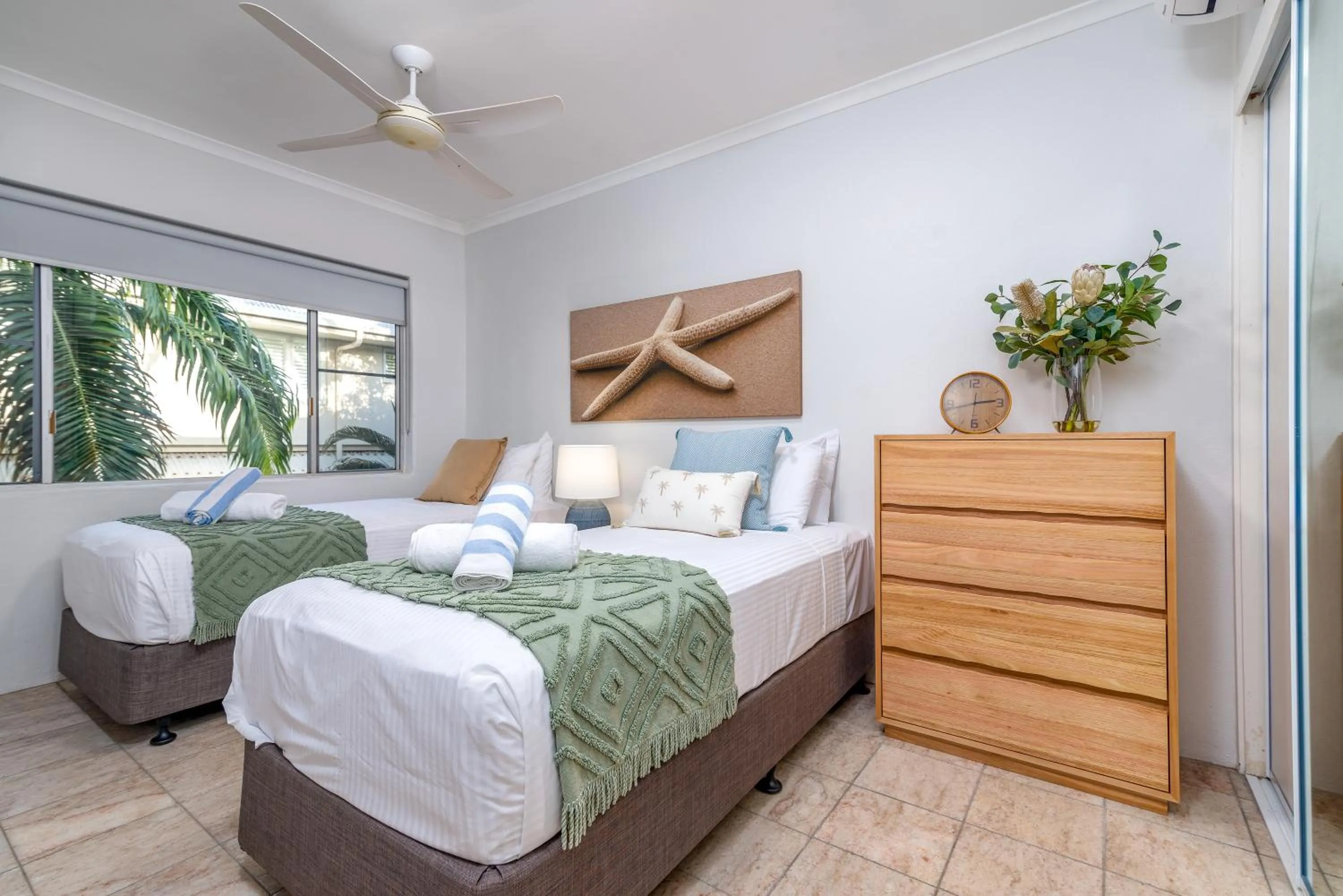 Bedroom, Bed in Driftwood Mantaray - Official Onsite Reception and Check In