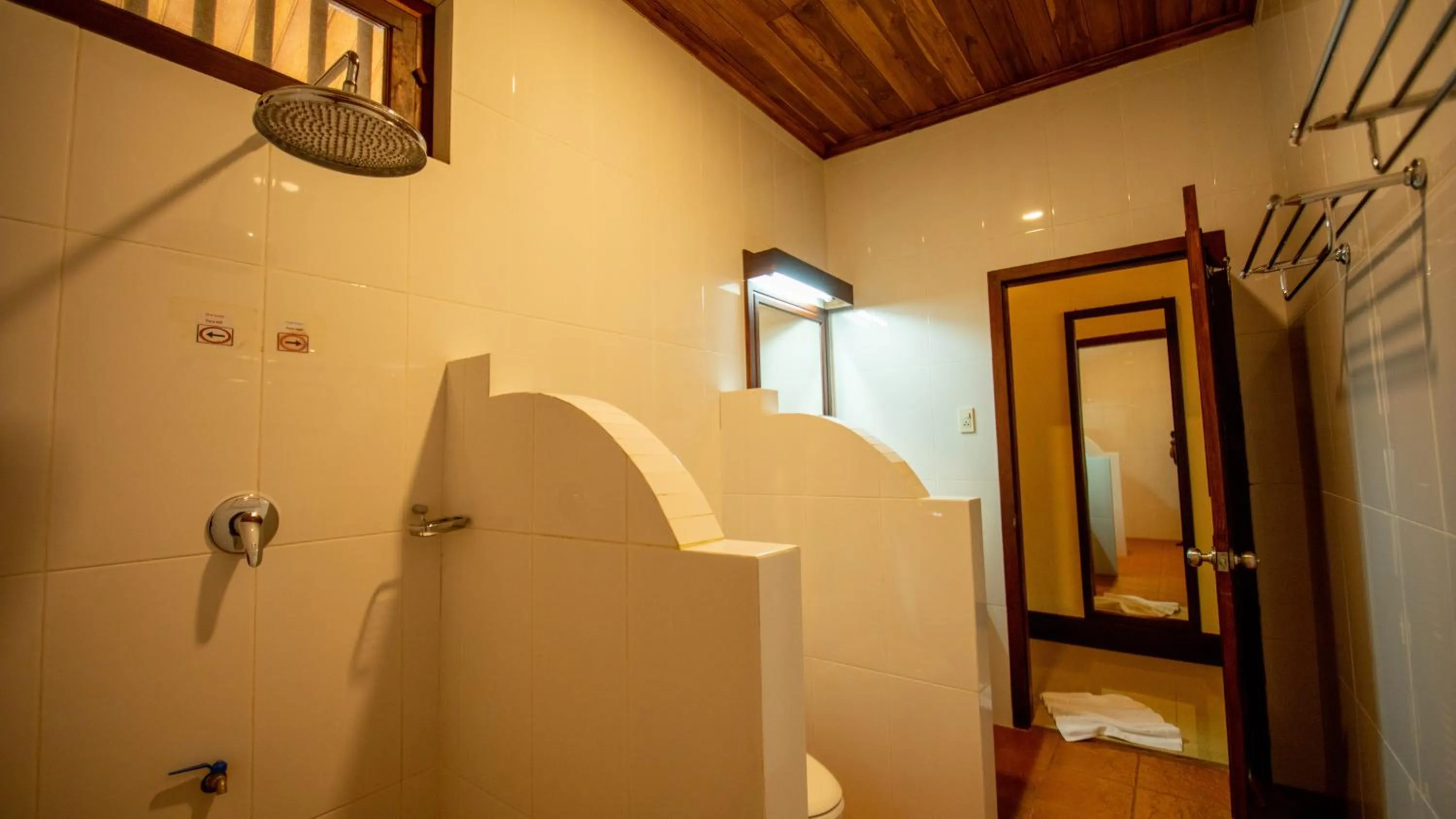 Shower in Treasure Hotel Laos