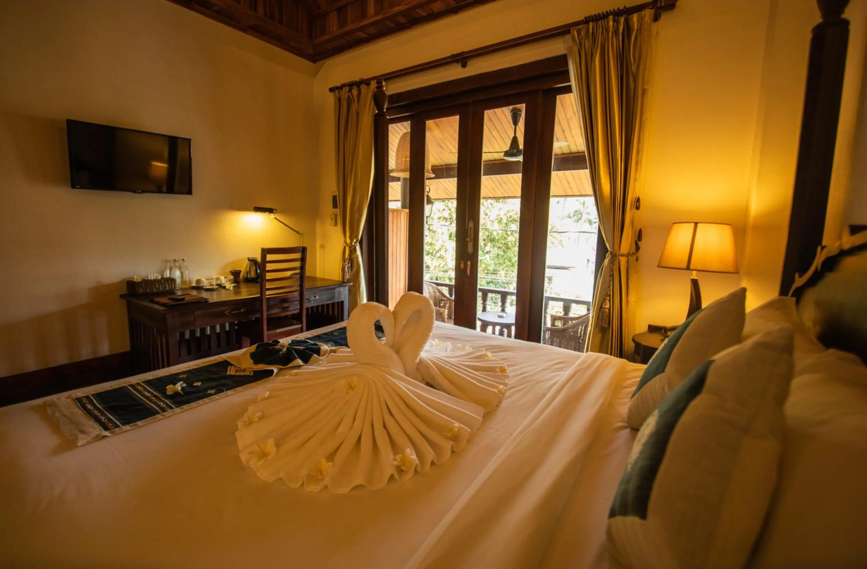 Bedroom, Bed in Treasure Hotel Laos