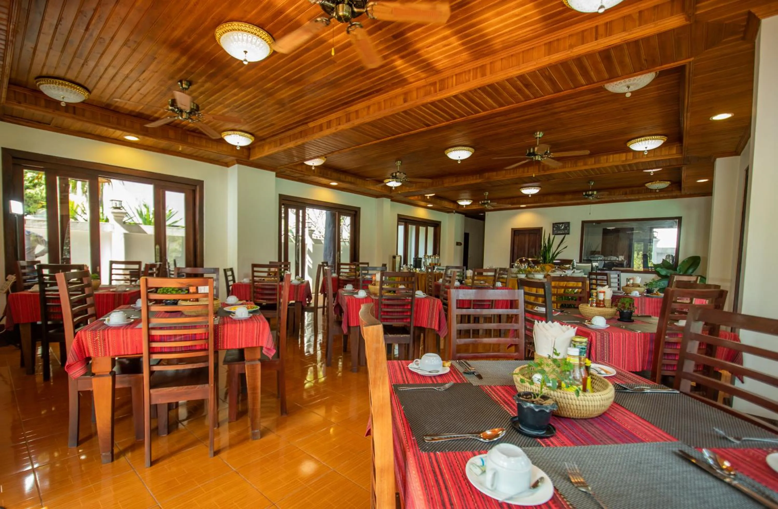 Restaurant/places to eat in Treasure Hotel Laos