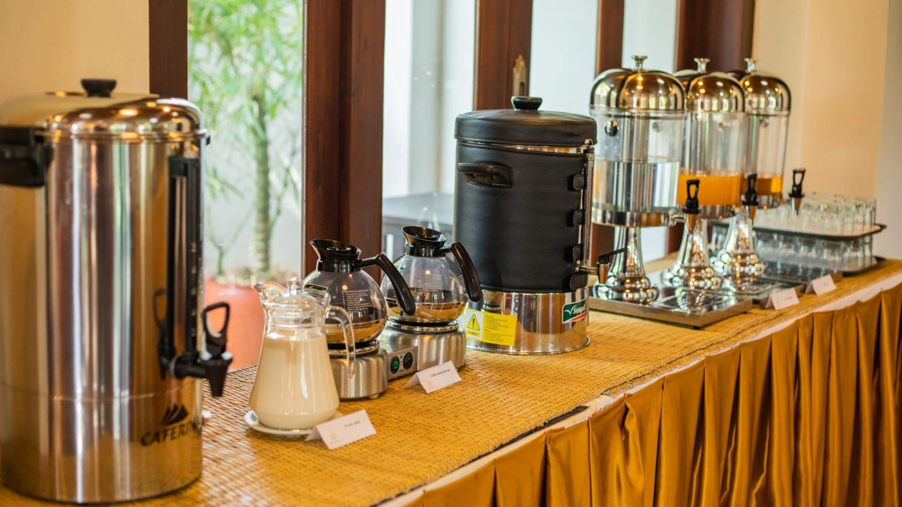 Restaurant/places to eat in Treasure Hotel Laos