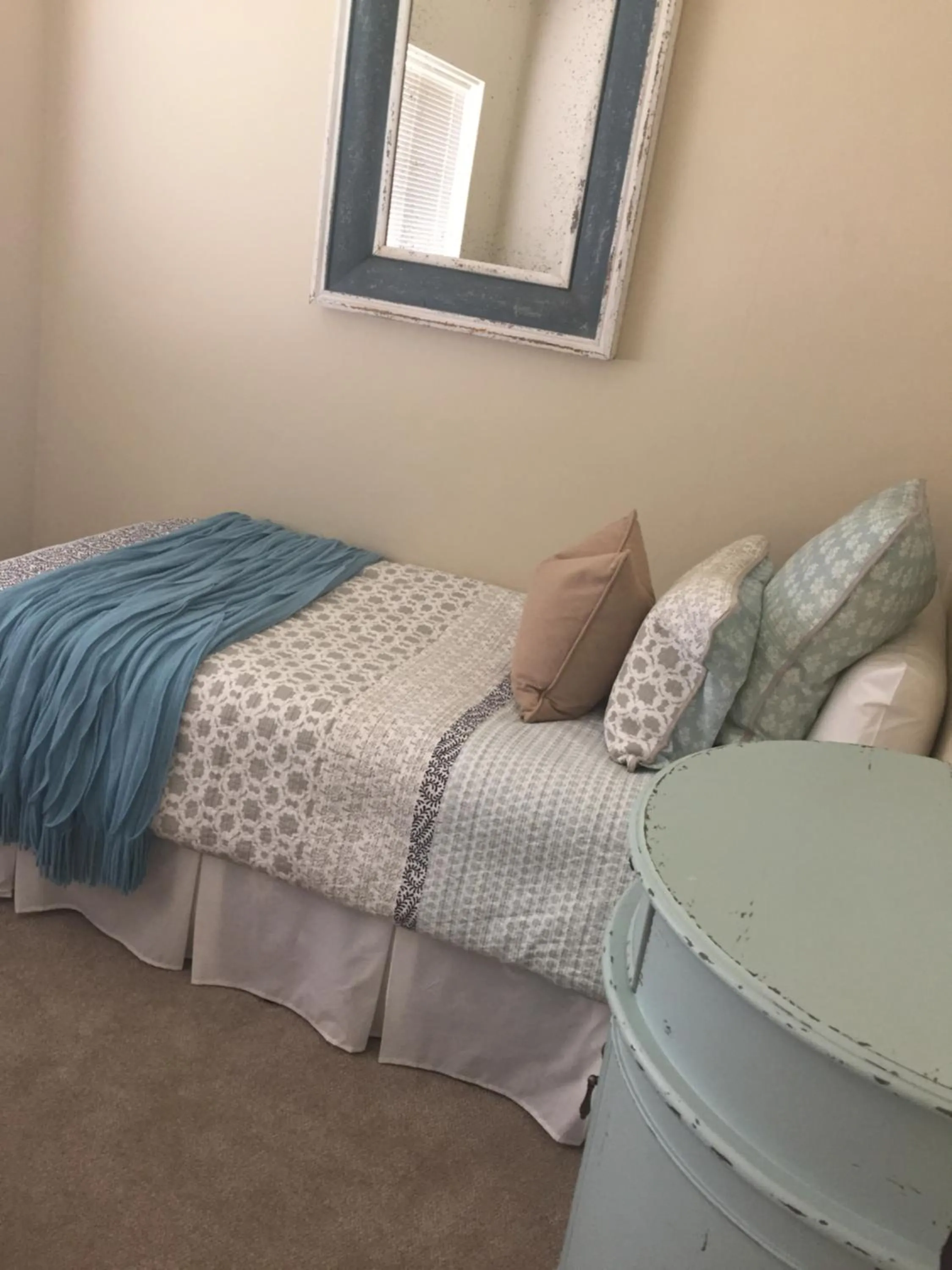 Bed in Kindred Lodge Apartments