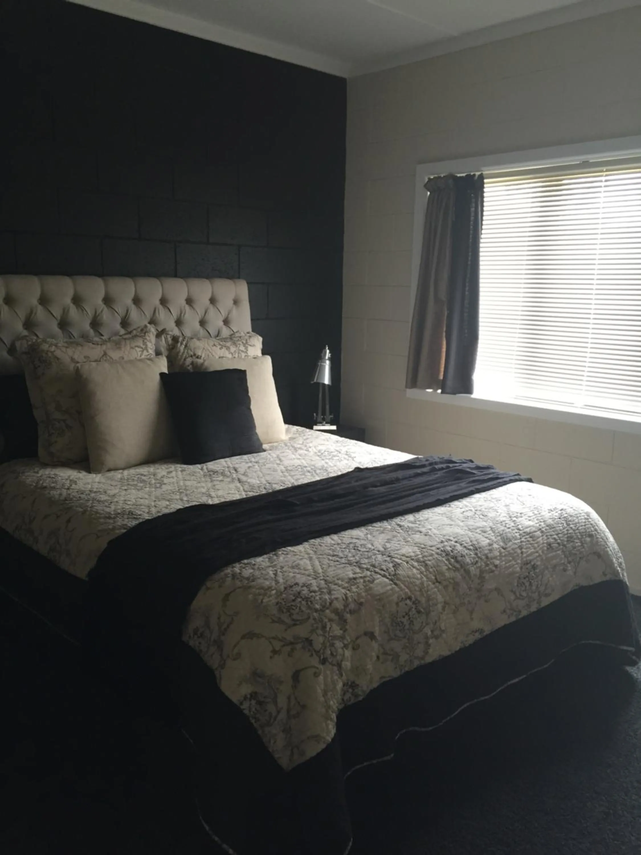 Bed in Kindred Lodge Apartments