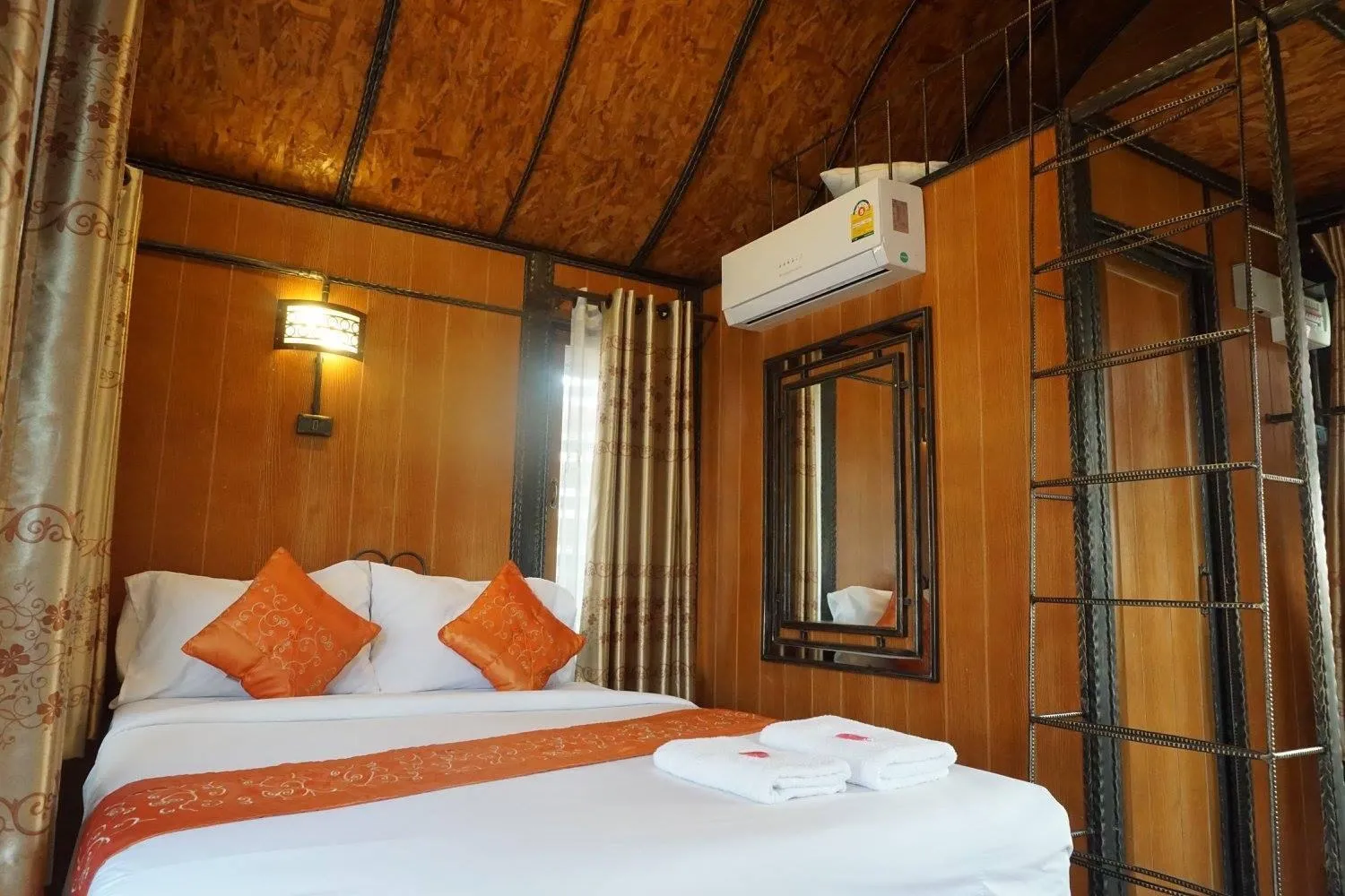 Bed in Mitaree Hotel 1