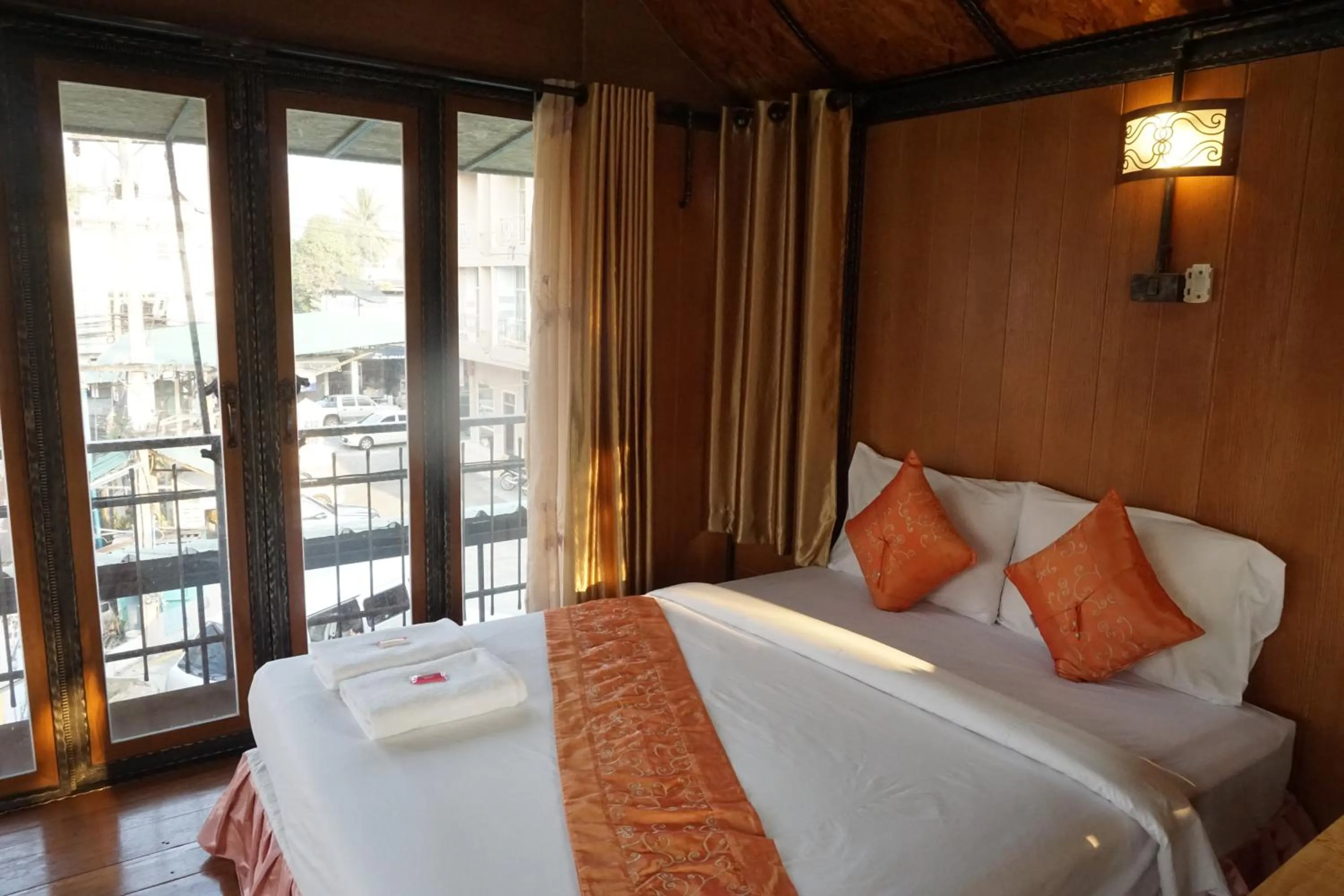 Bed in Mitaree Hotel 1