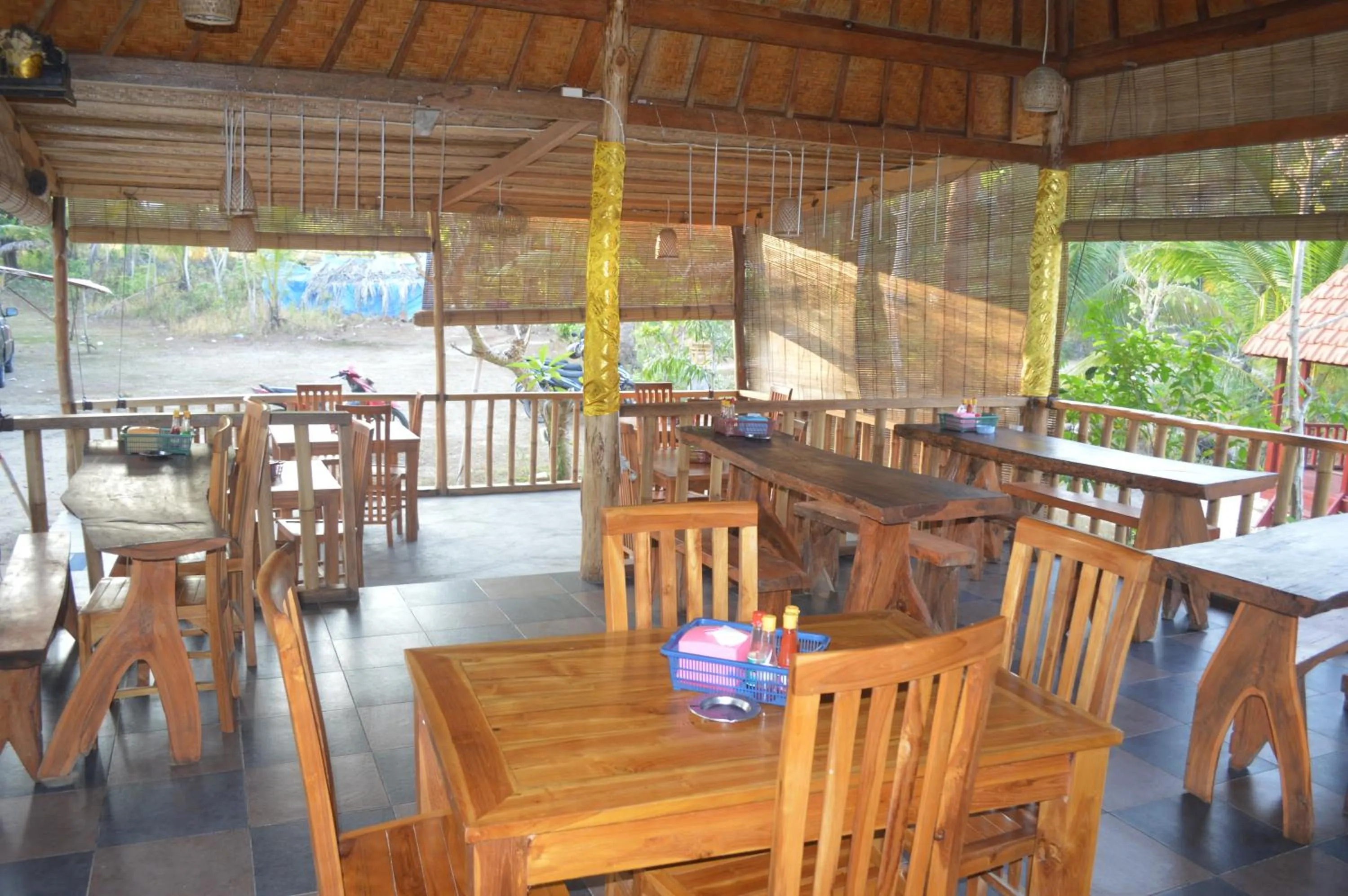 Restaurant/places to eat in Nyuh Gading Bungalow Nusa Penida