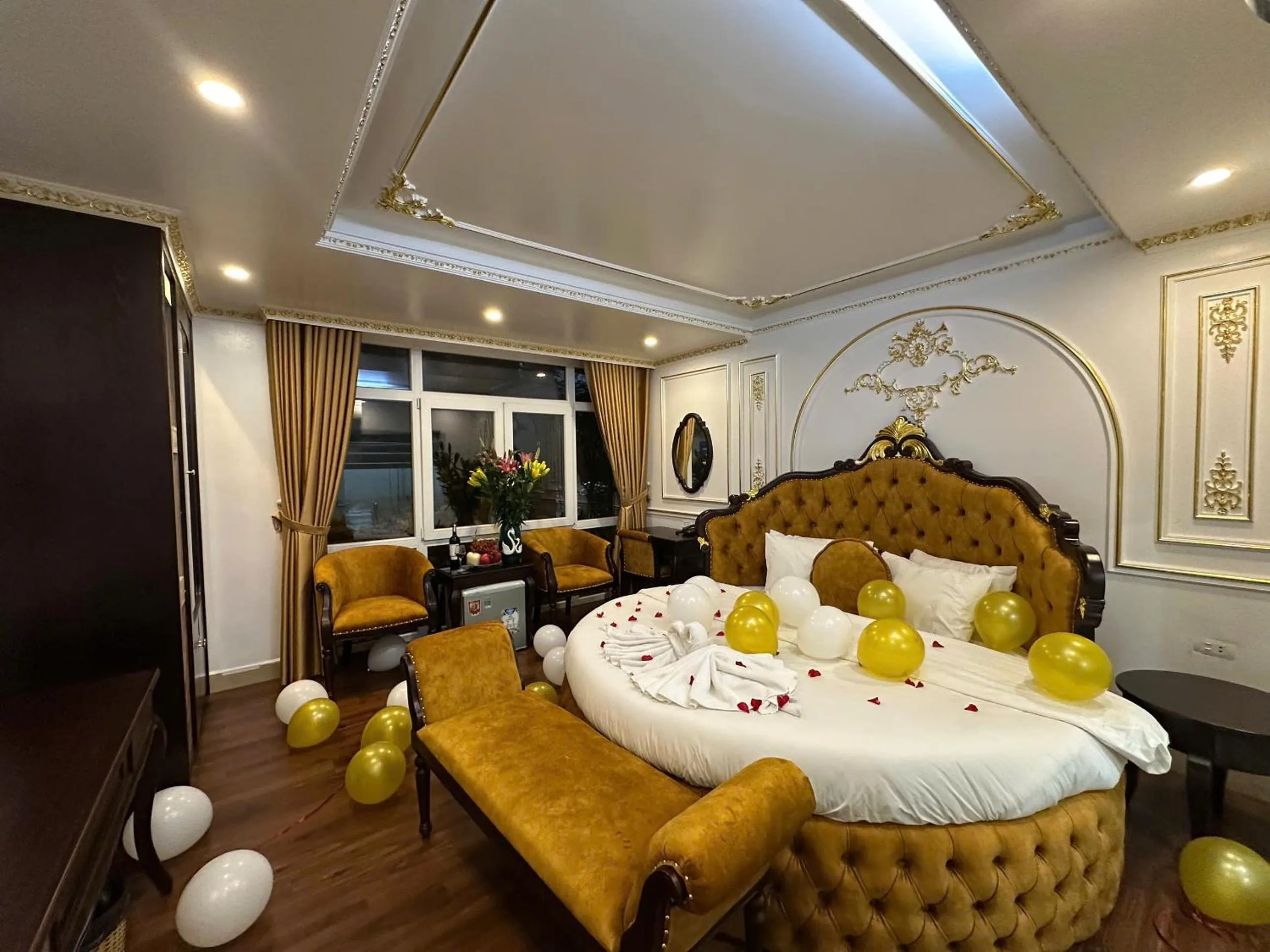 Living room in Aloha Hotel