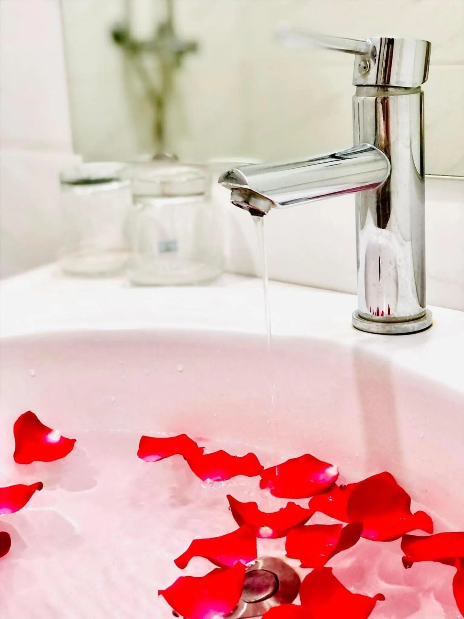 Toilet in Aloha Hotel
