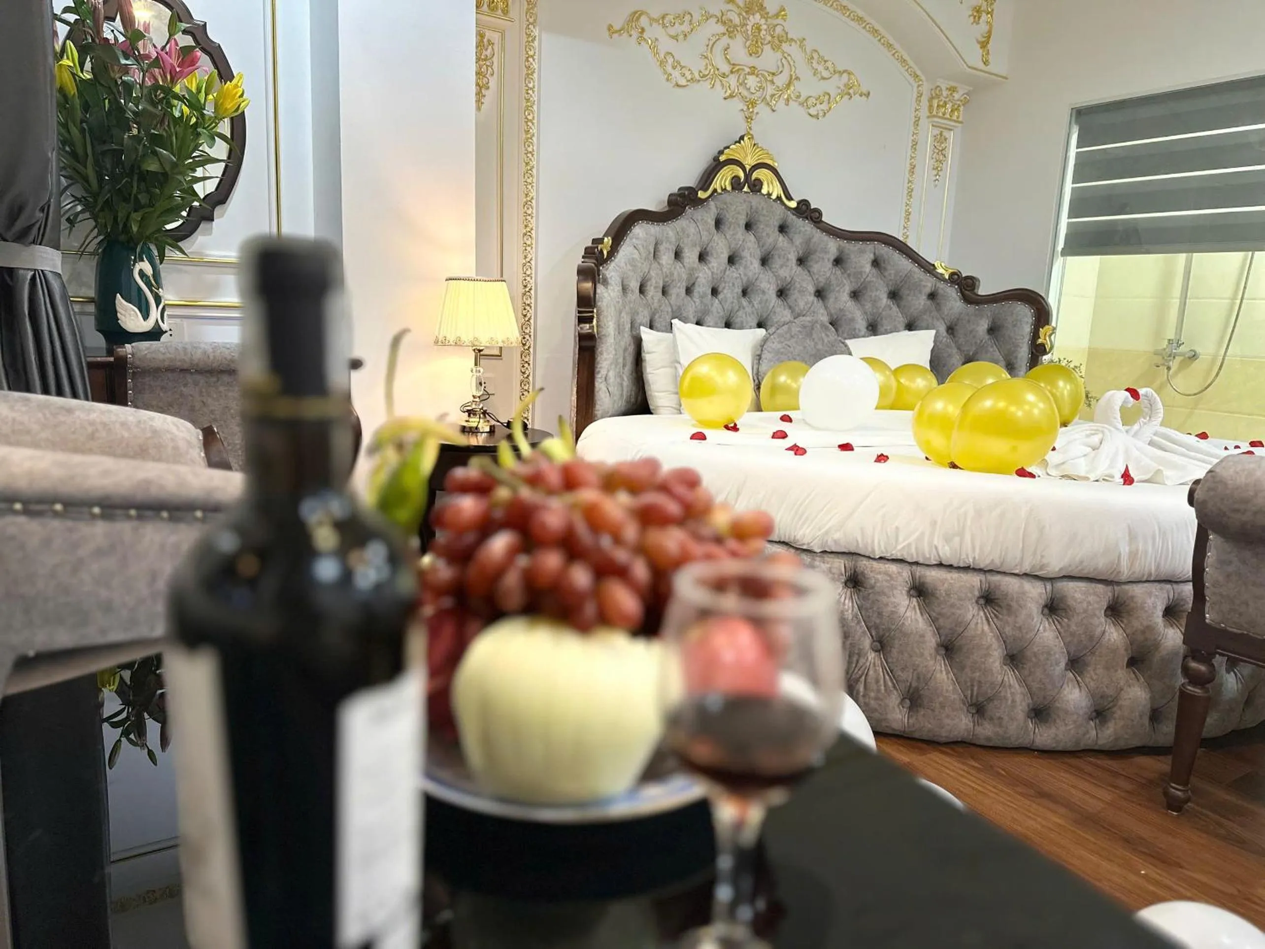 Living room in Aloha Hotel