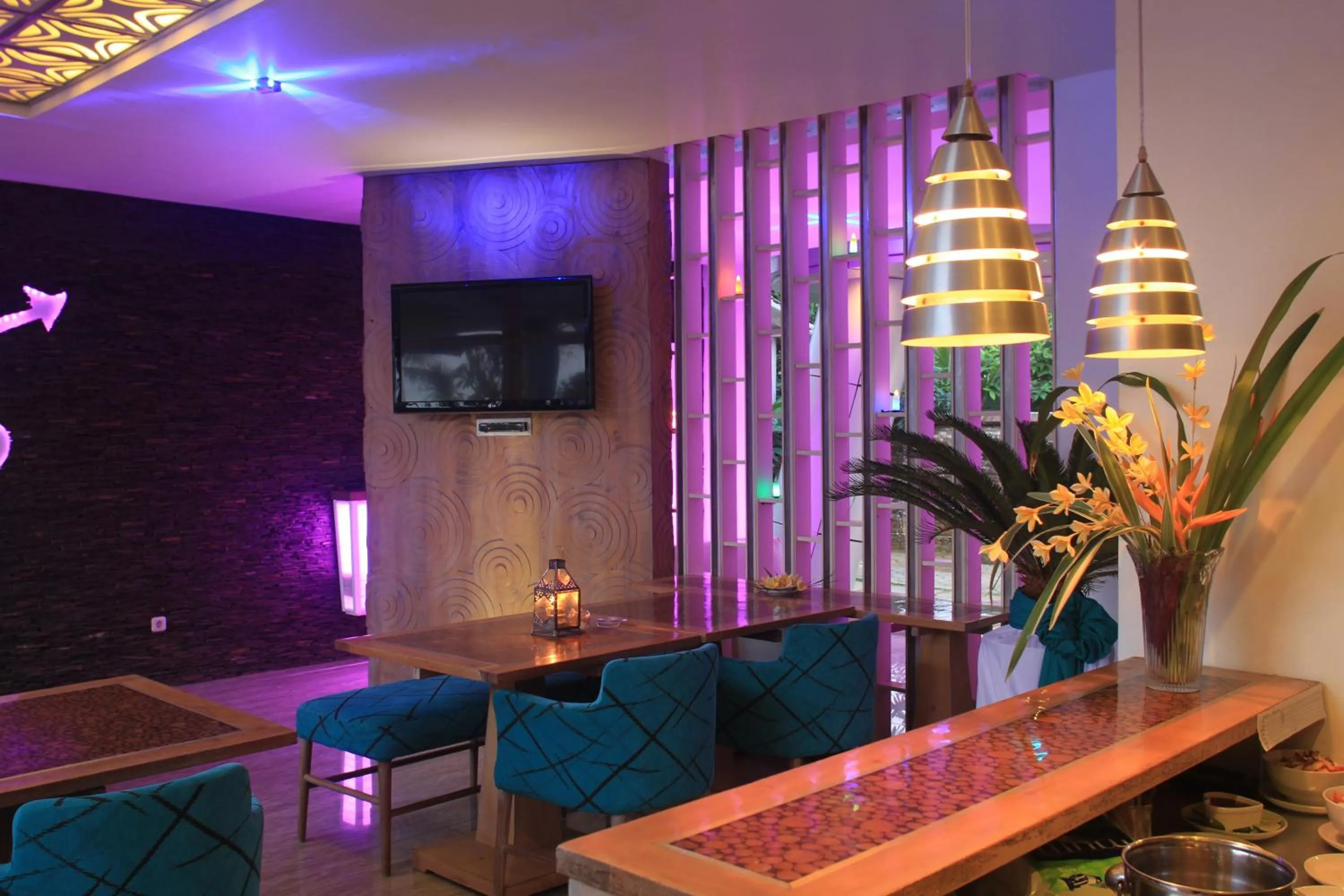 Restaurant/places to eat in Ocean View Residence