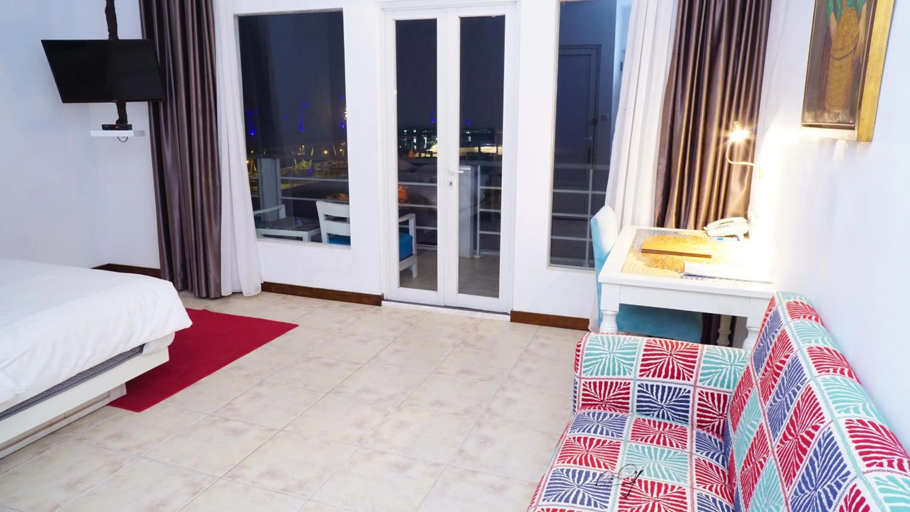 Photo of the whole room, Bed in Ocean View Residence