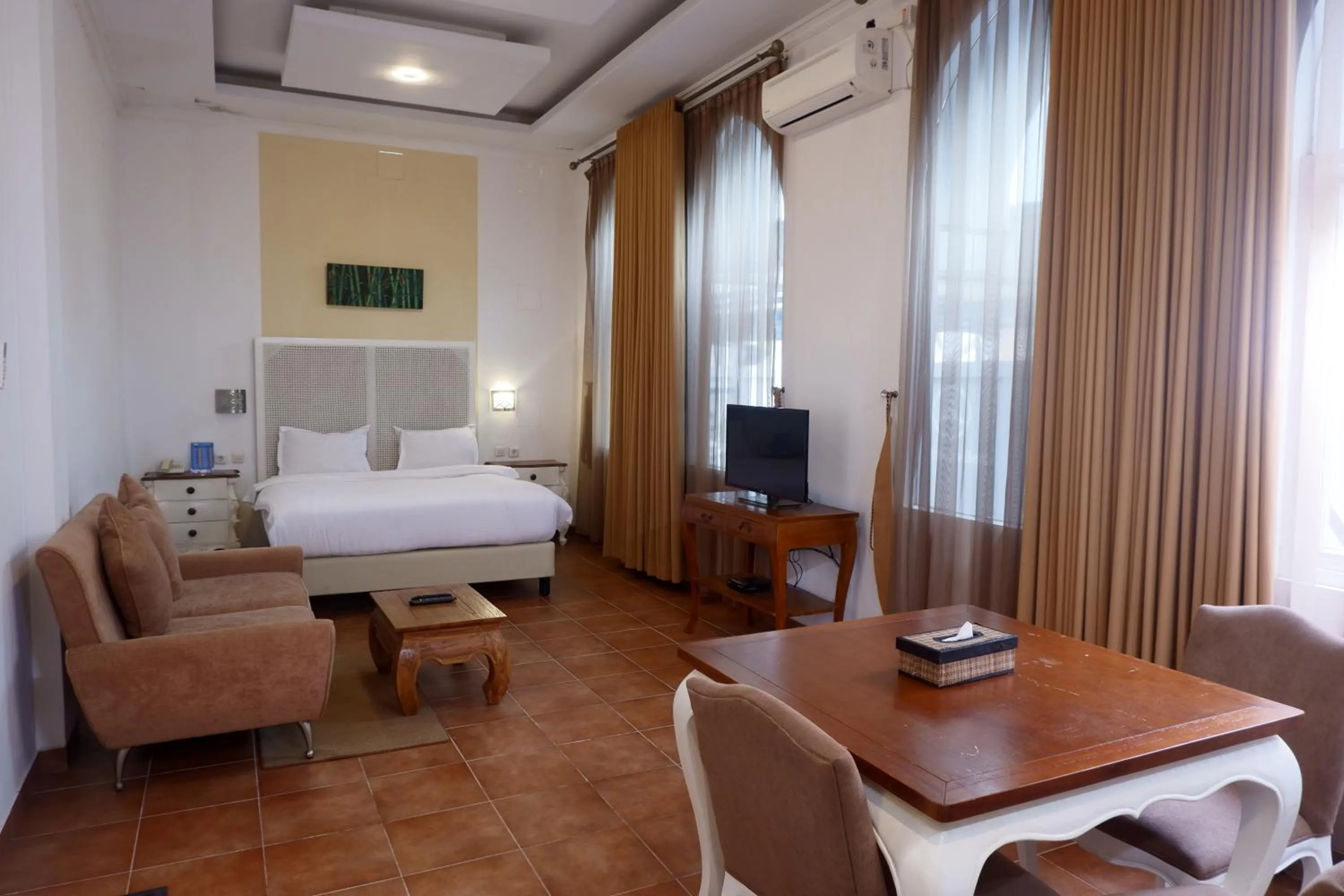 Photo of the whole room, Bed in Ocean View Residence