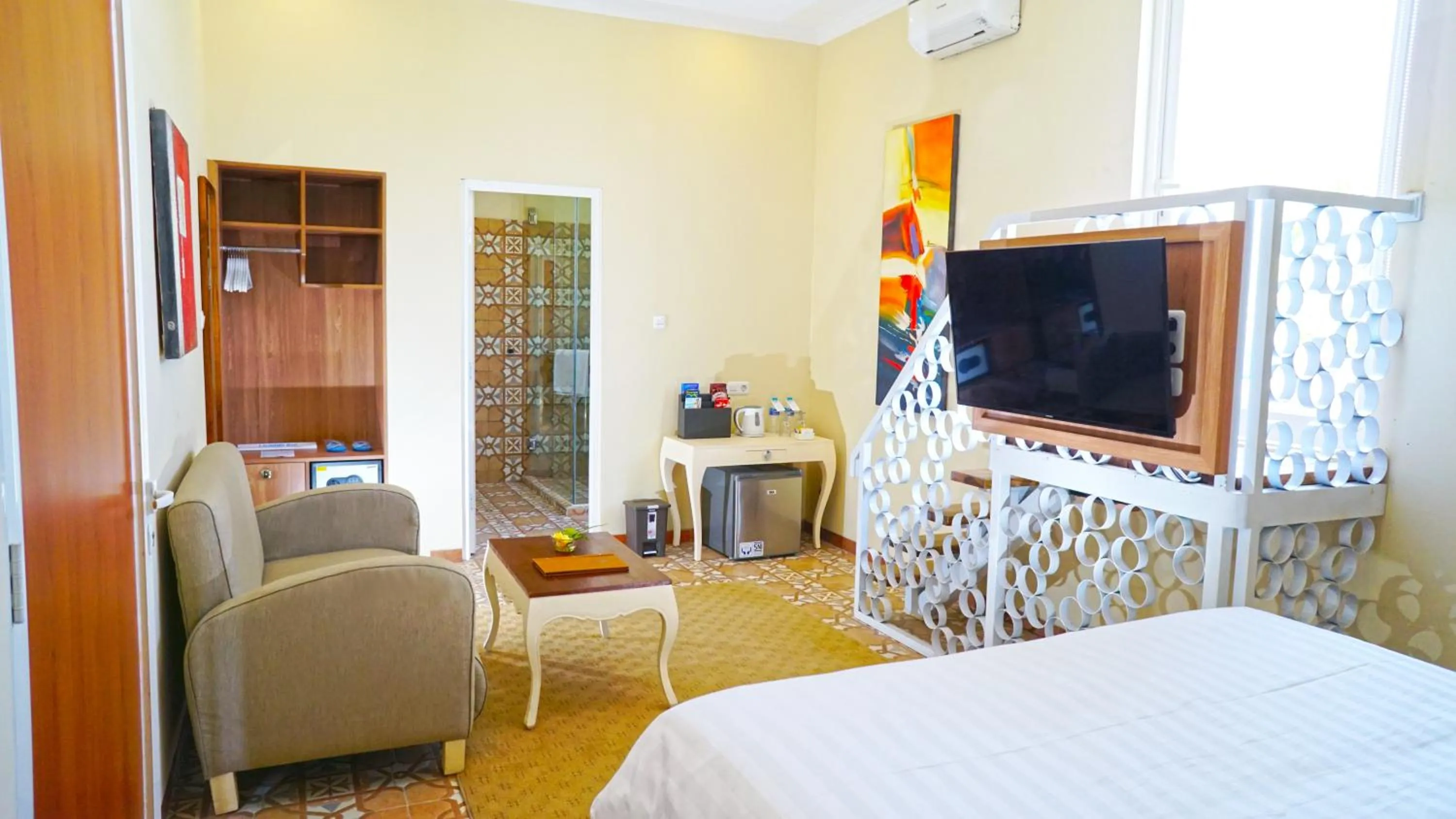 Photo of the whole room, Bed in Ocean View Residence