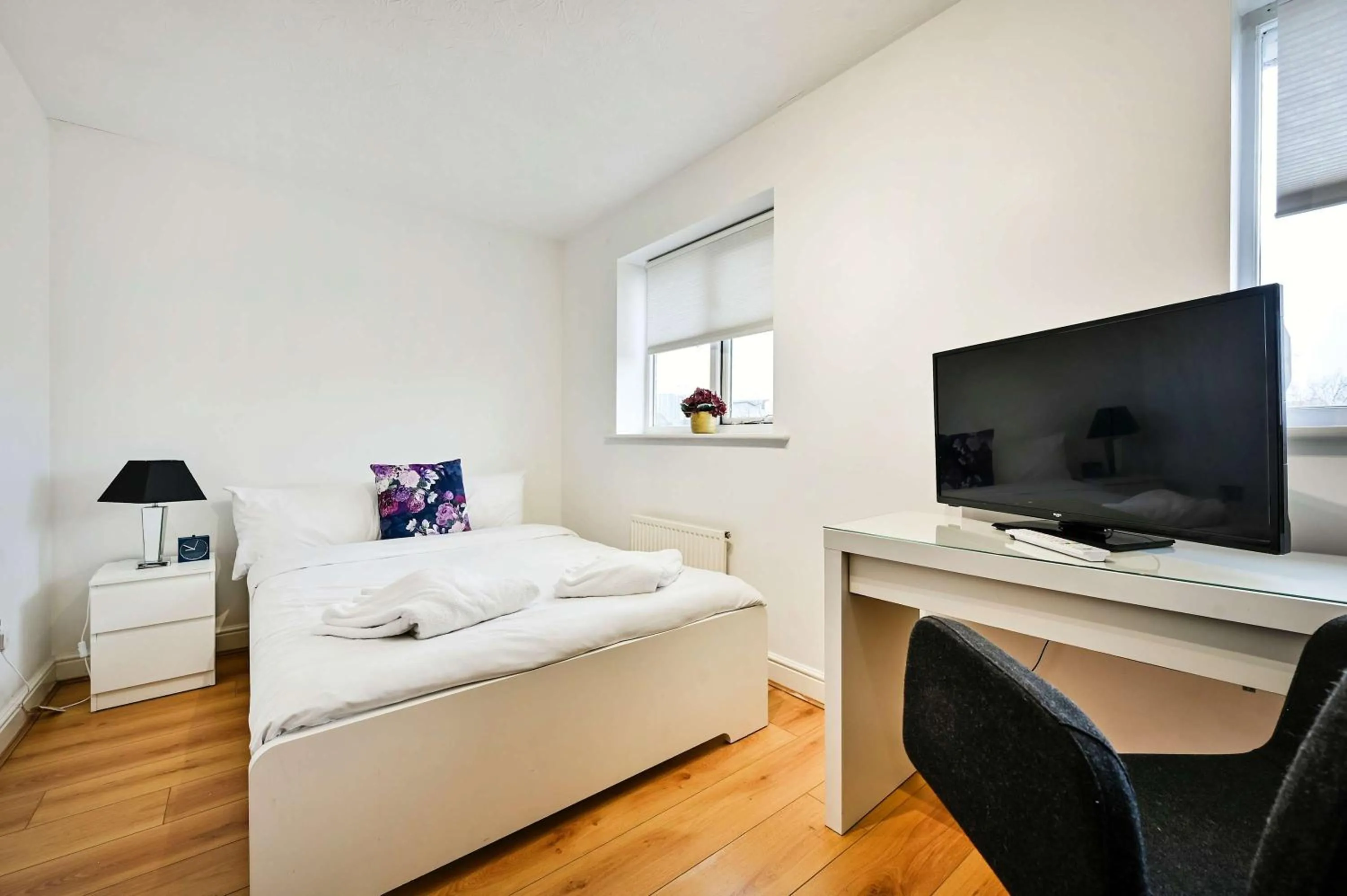 Bed in Destination London Docklands Riverside