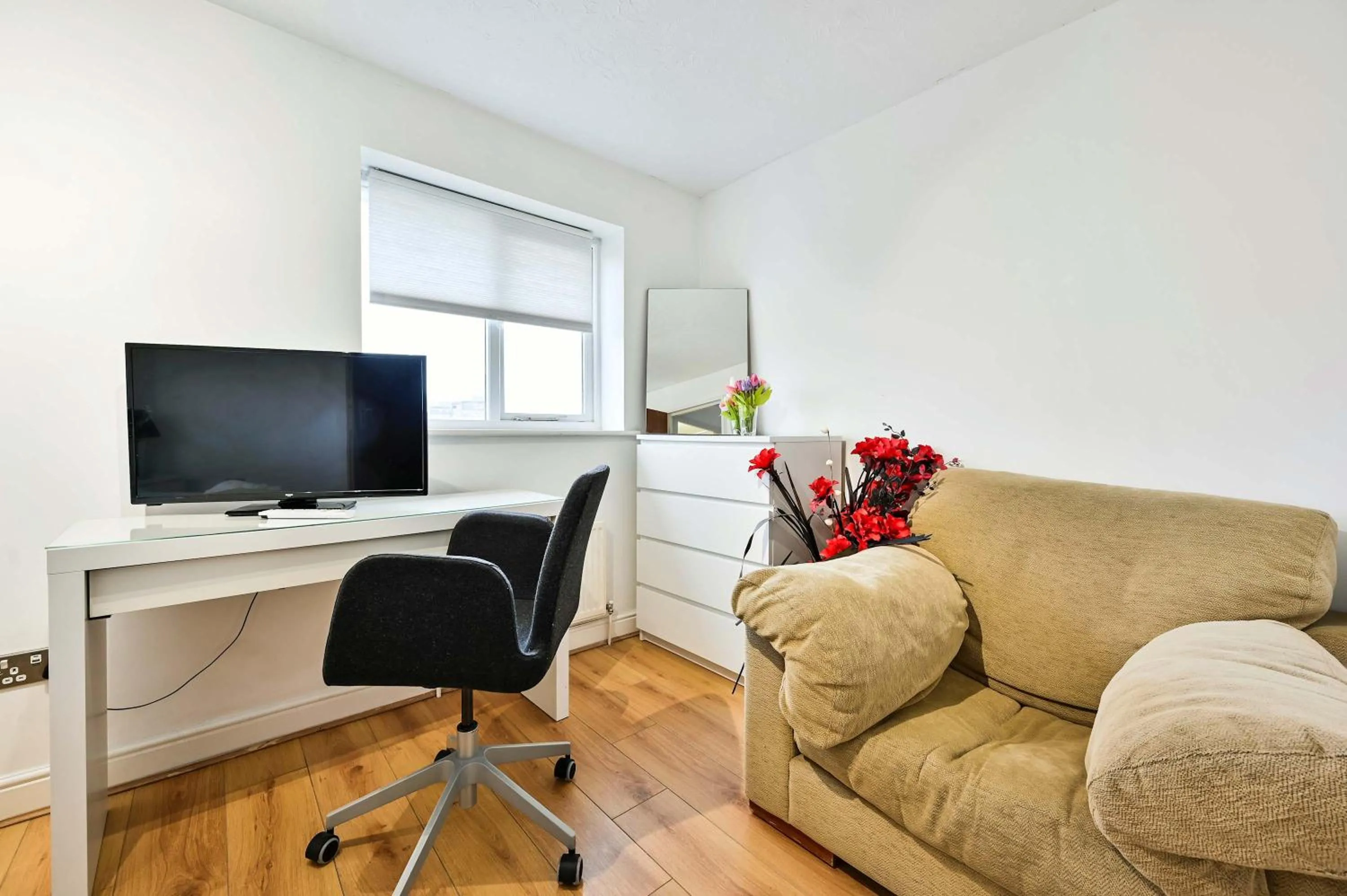 TV and multimedia in Destination London Docklands Riverside