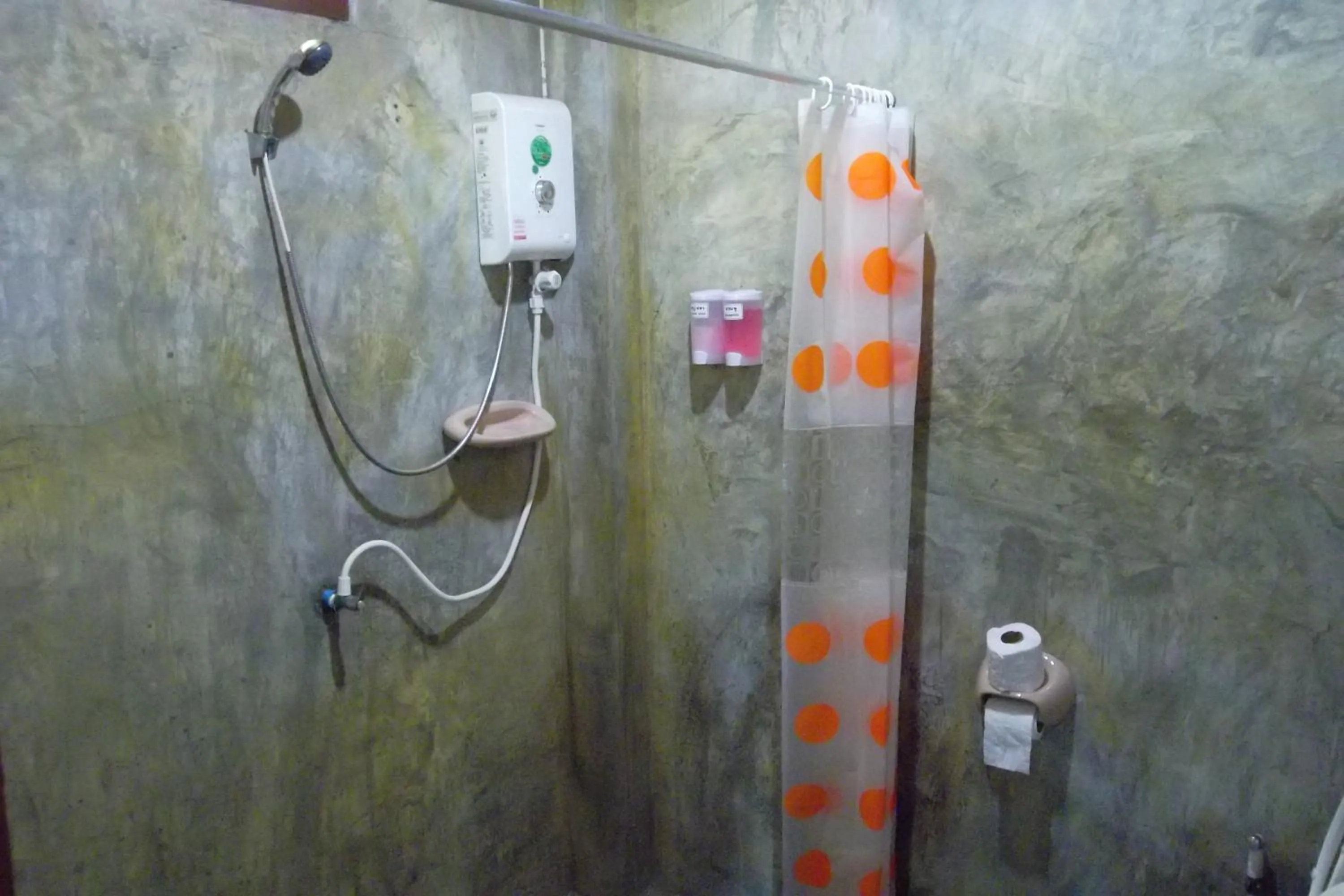 Shower in Tamarind Grand Resort Mae Sariang