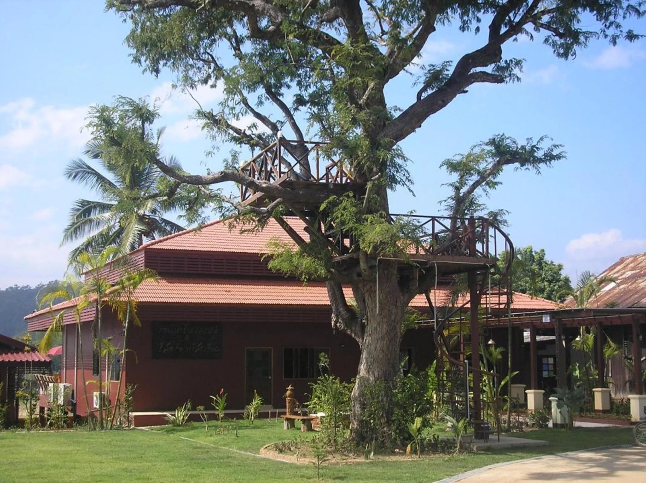 Property building in Tamarind Grand Resort Mae Sariang