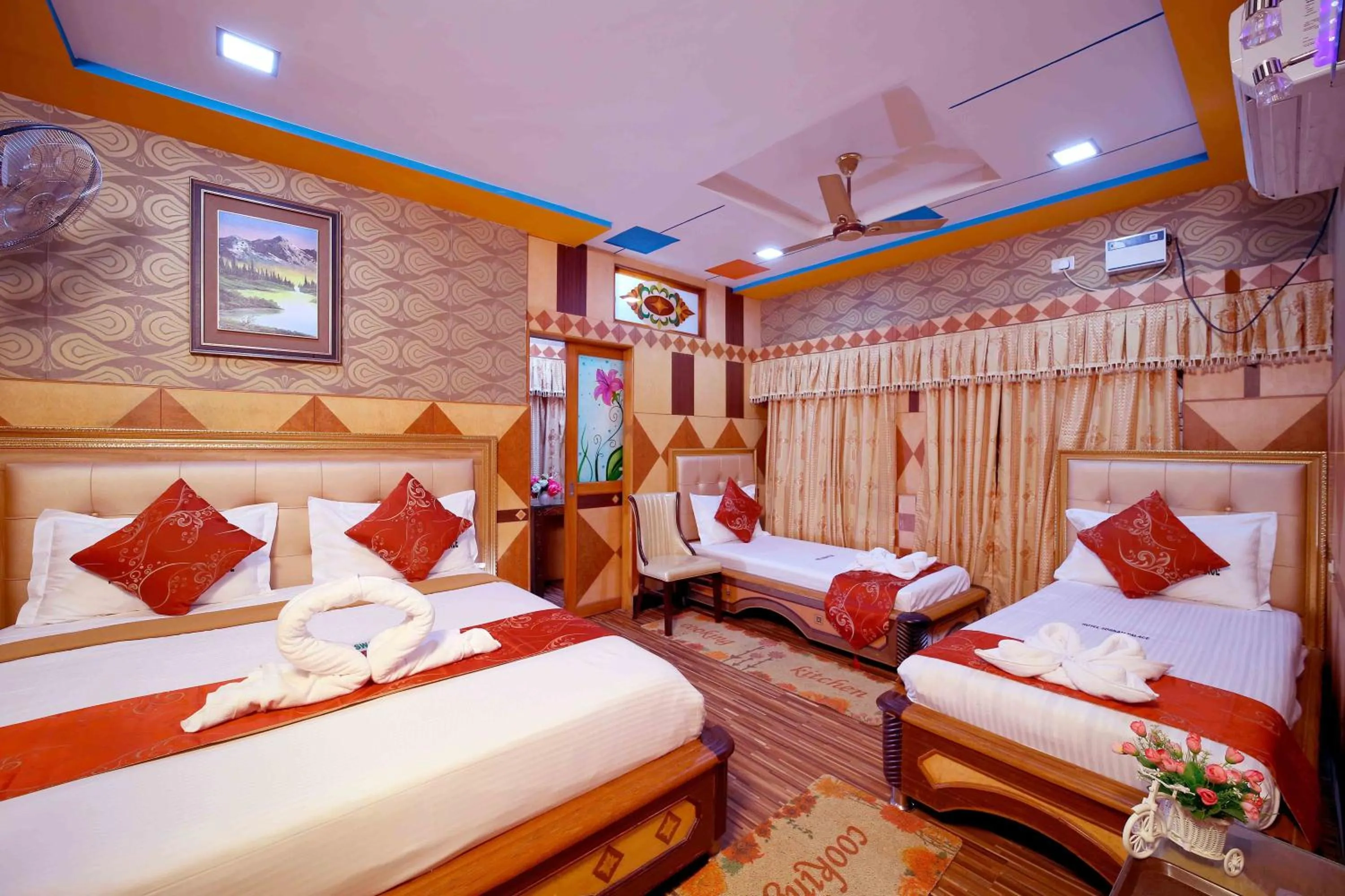 Bed in Hotel Shri Swarna's Palace - A Business Class Hotel