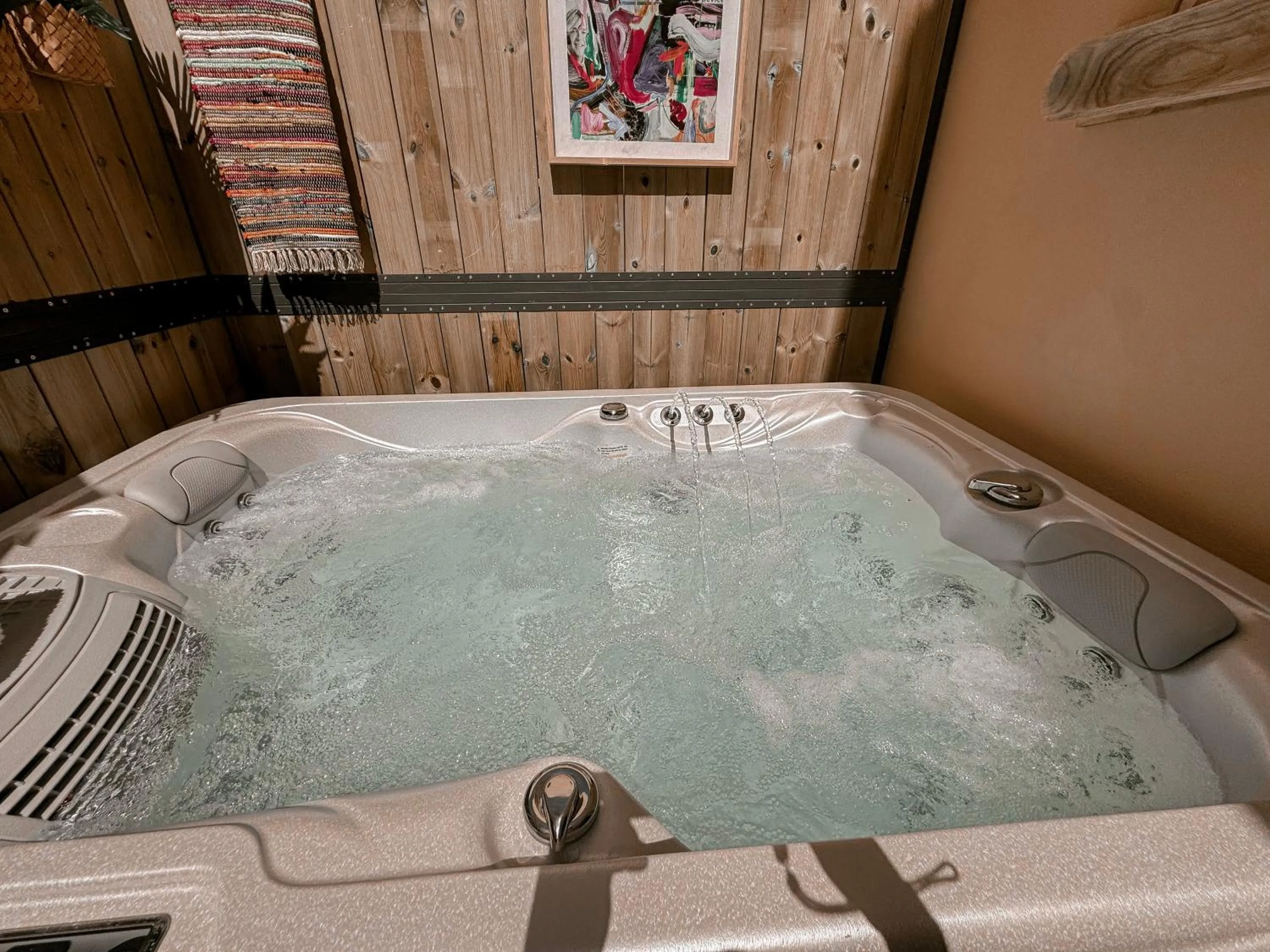 Hot Tub in Ink Hotels House of Europe