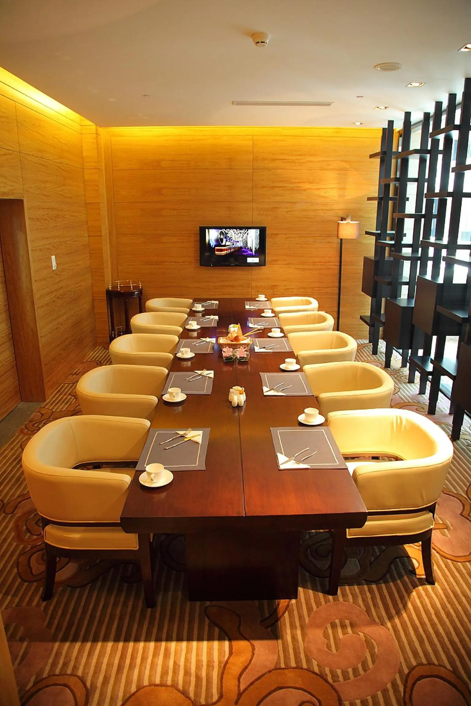 Restaurant/places to eat in Air China Hongqiao Airport Hotel - Air China BoYue Hotel