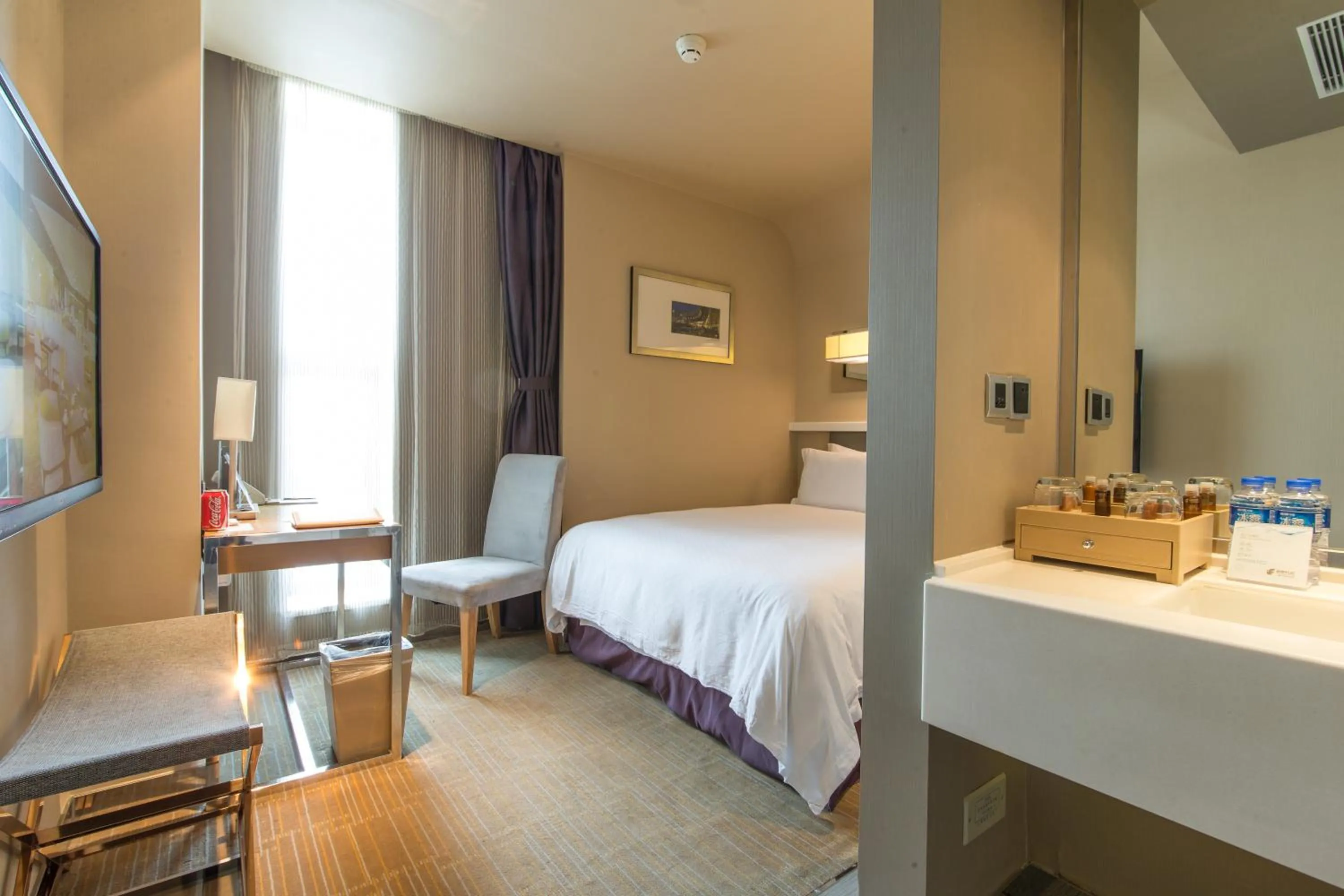 Bed in Air China Hongqiao Airport Hotel - Air China BoYue Hotel