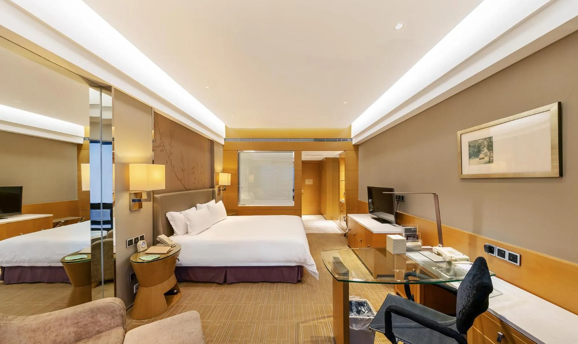 Bed in Air China Hongqiao Airport Hotel - Air China BoYue Hotel