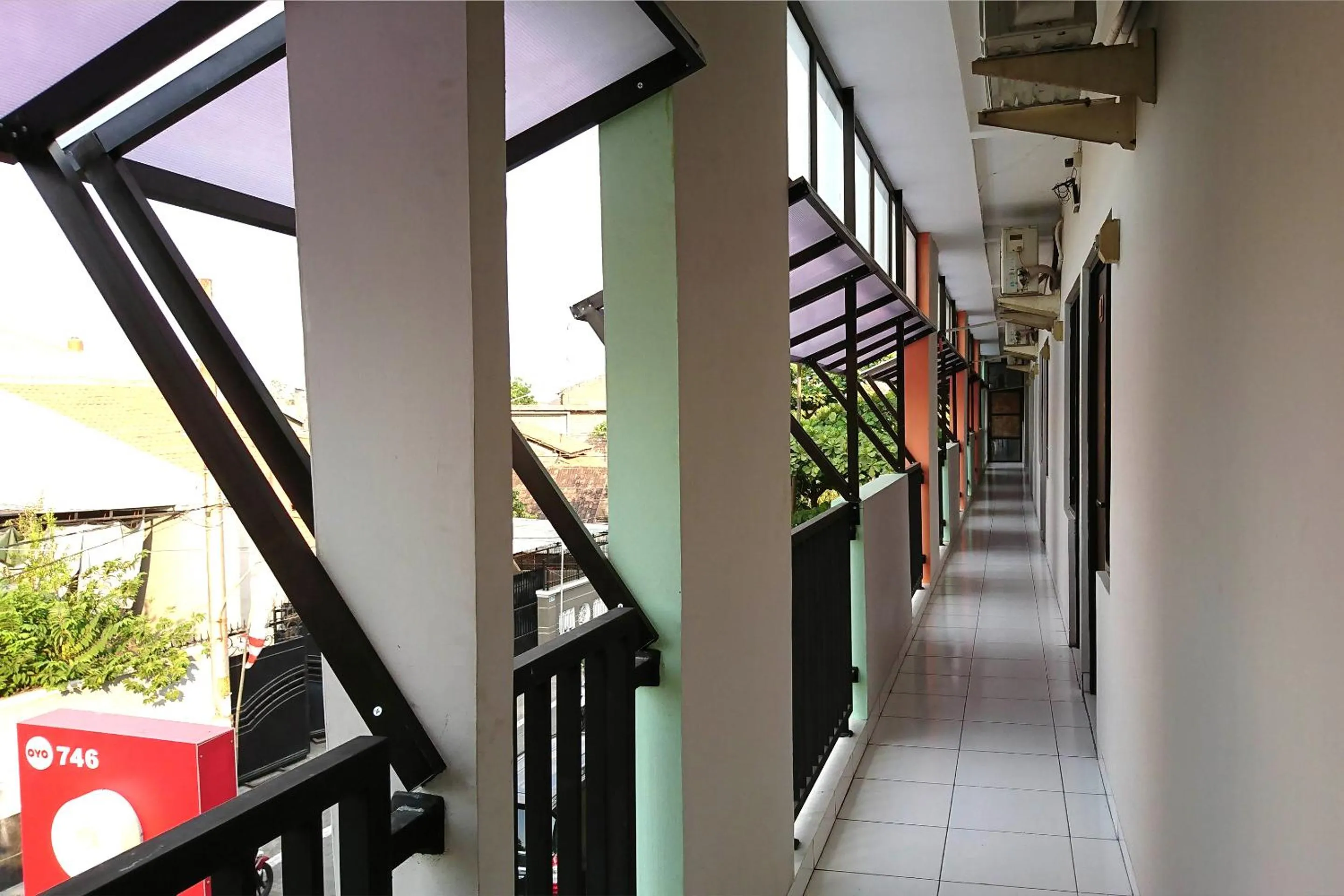 Balcony/Terrace in RedDoorz near Stasiun Tawang Semarang