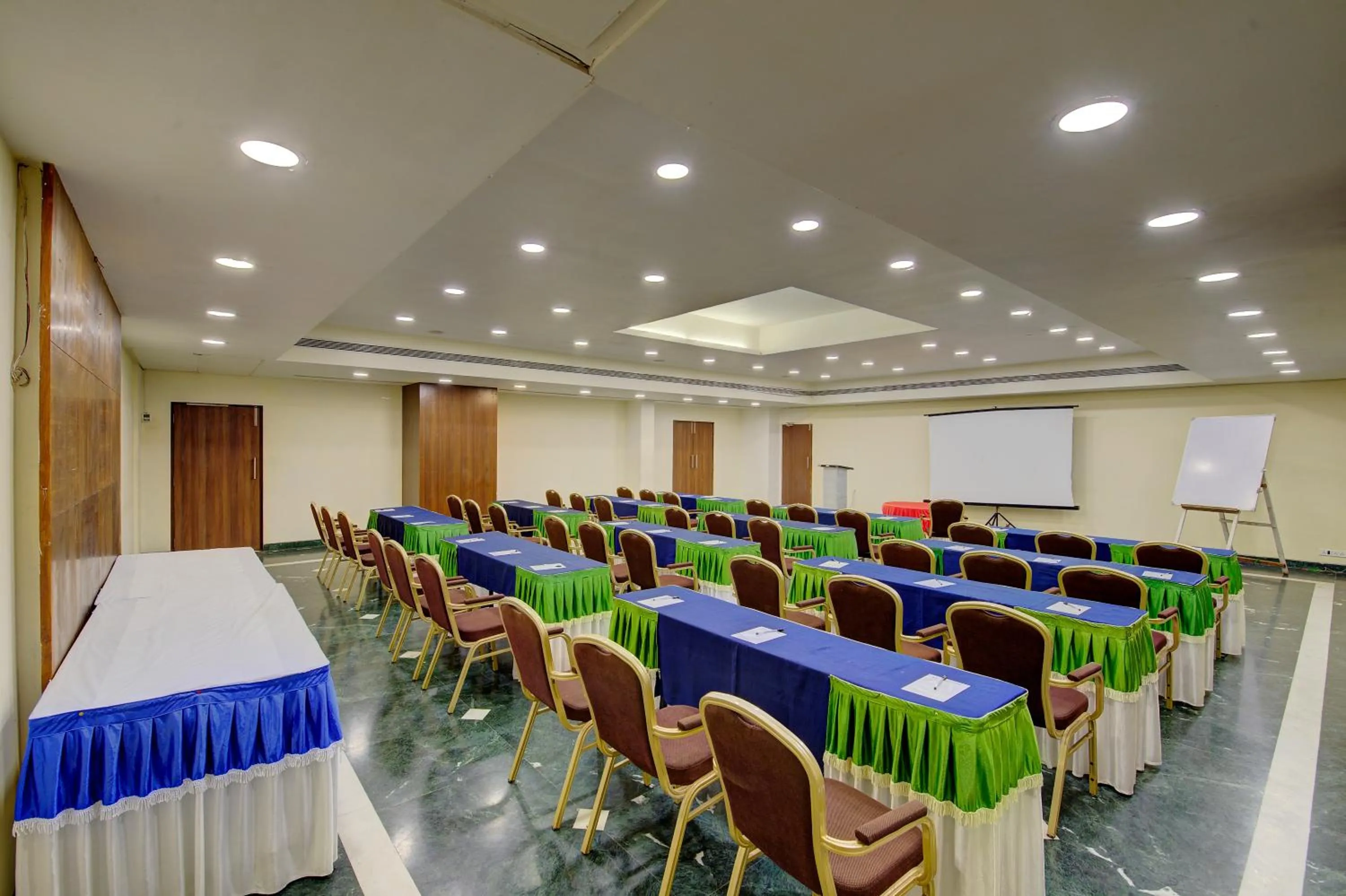 Business facilities in Khanvel Resort