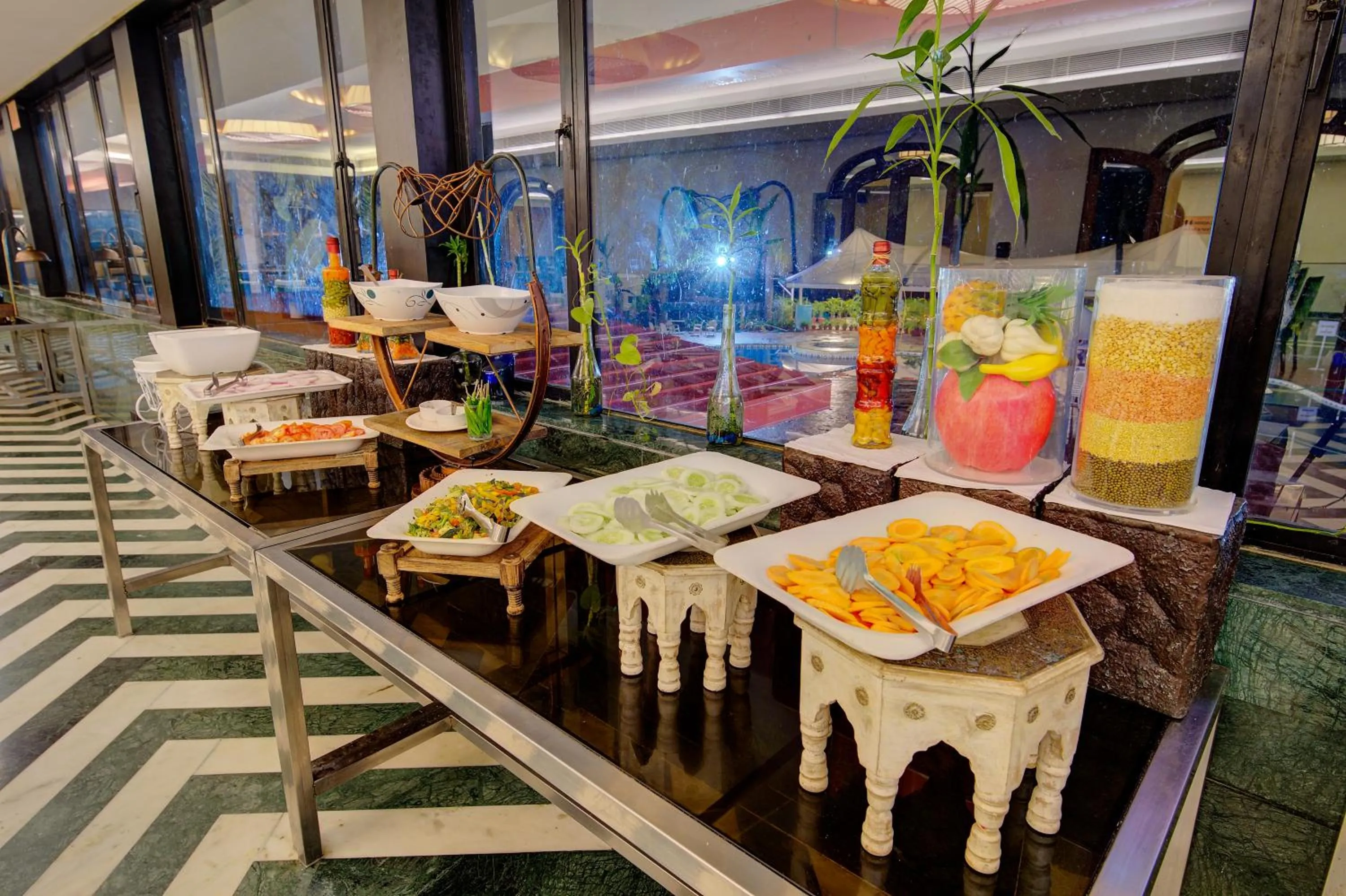 Food and drinks in Khanvel Resort