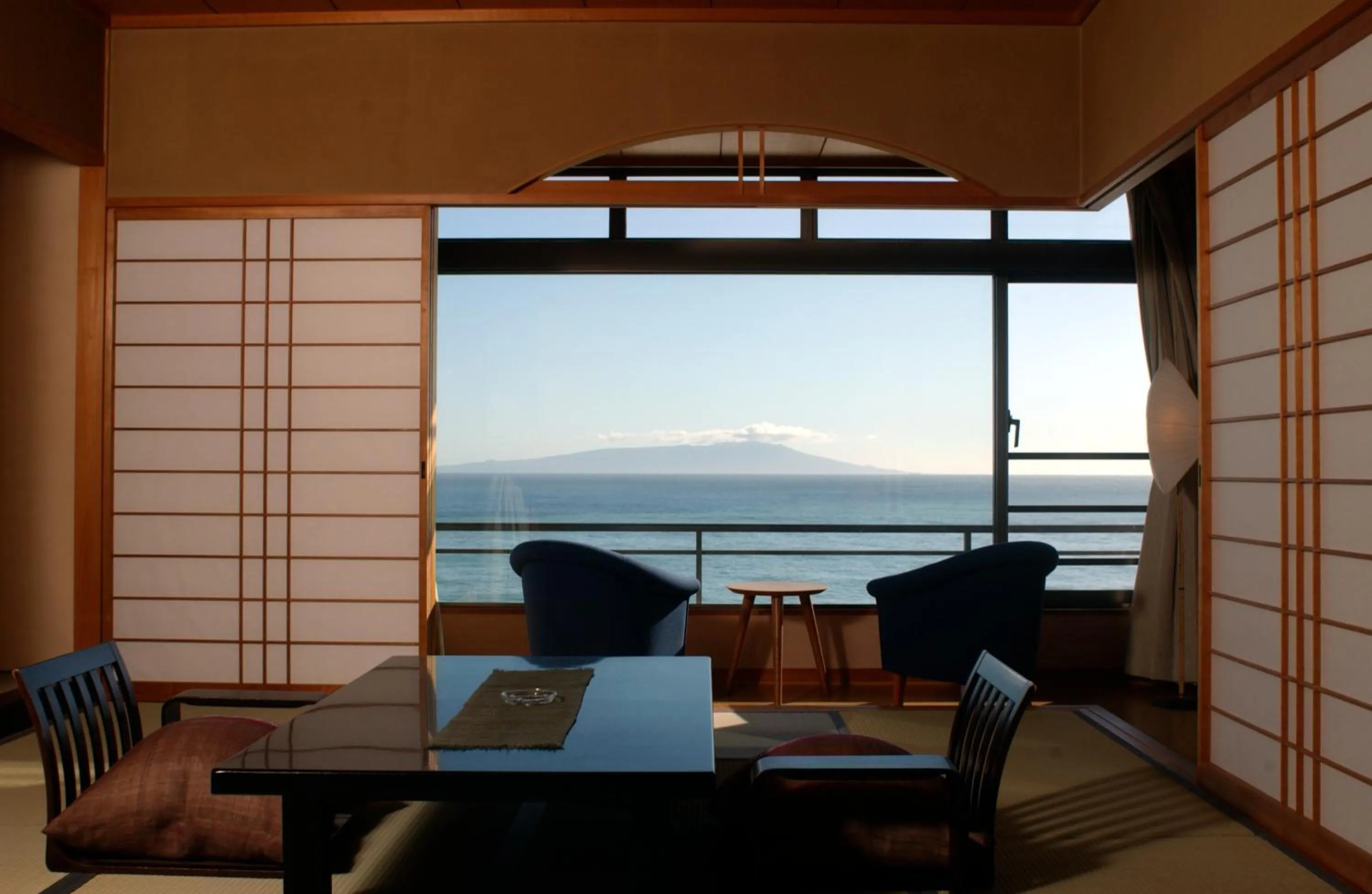 Photo of the whole room in Atagawakan