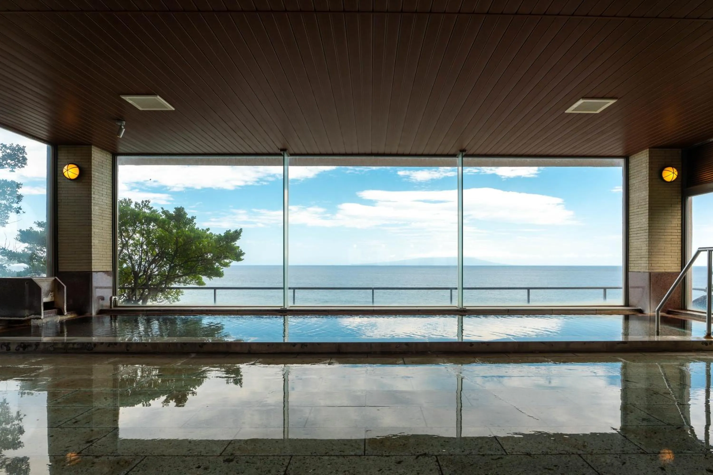 Hot Spring Bath in Atagawakan