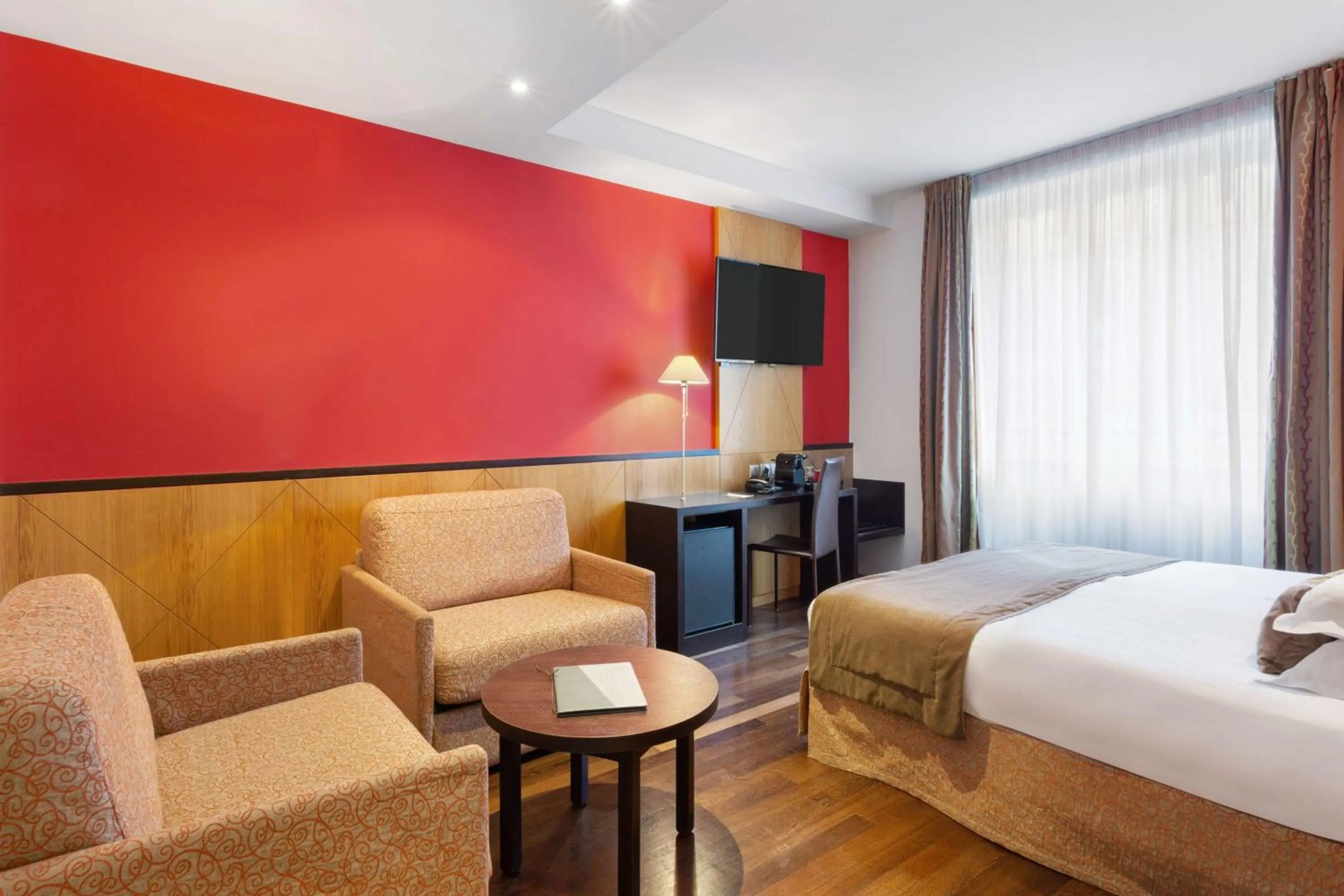 Photo of the whole room, Bed in Best Western Plus Monopole Métropole