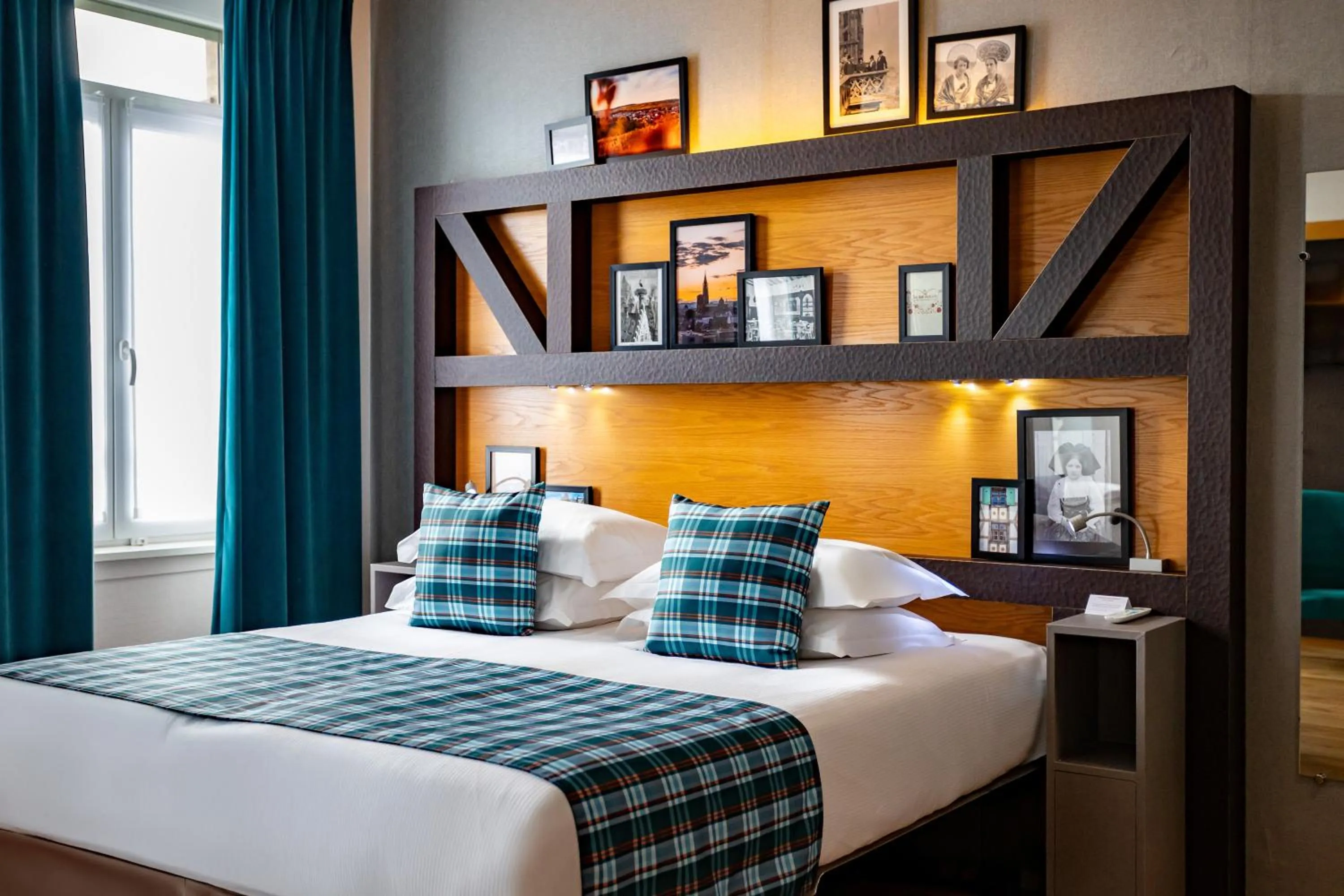 Bedroom, Bed in Best Western Plus Monopole Métropole