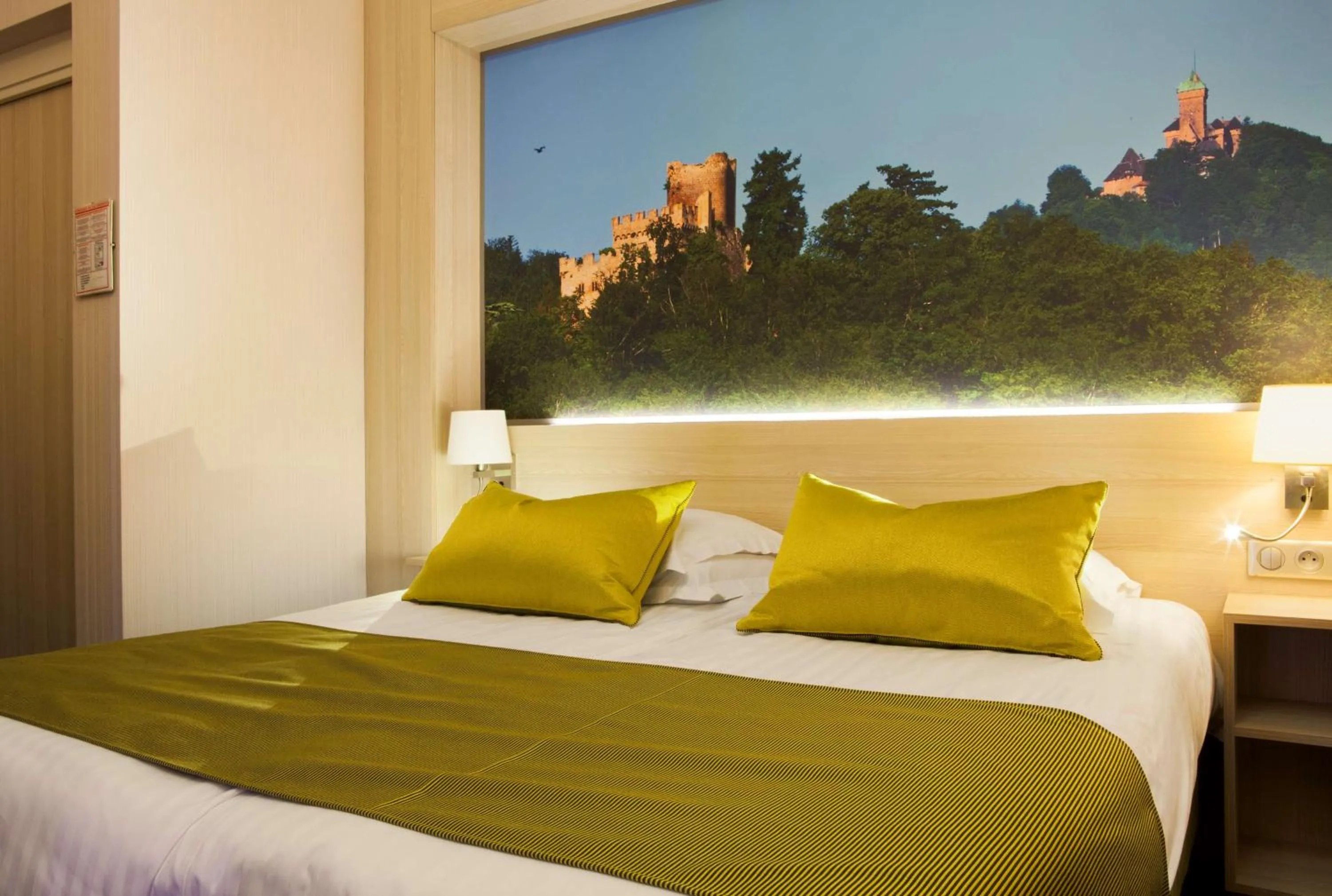 Photo of the whole room, Bed in Best Western Plus Monopole Métropole