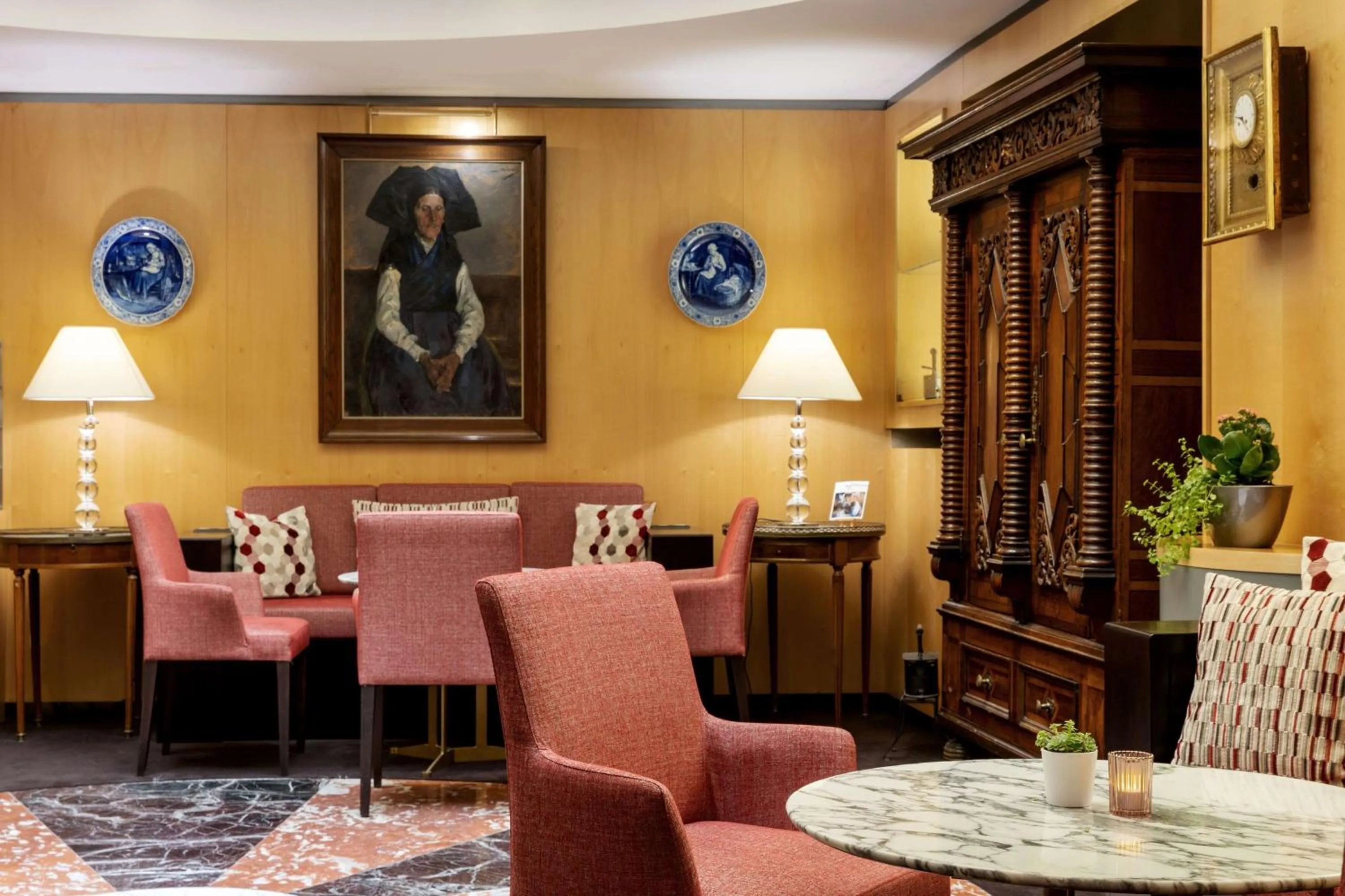 Lounge or bar in Best Western Plus Monopole Métropole