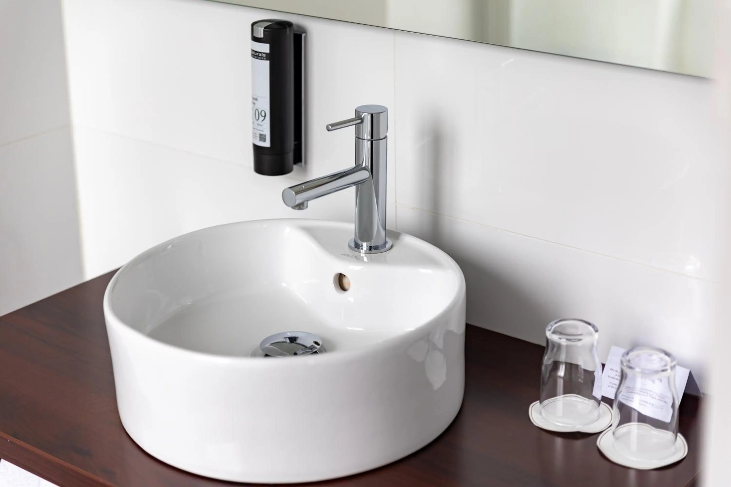 Bathroom in Best Western Plus Monopole Métropole