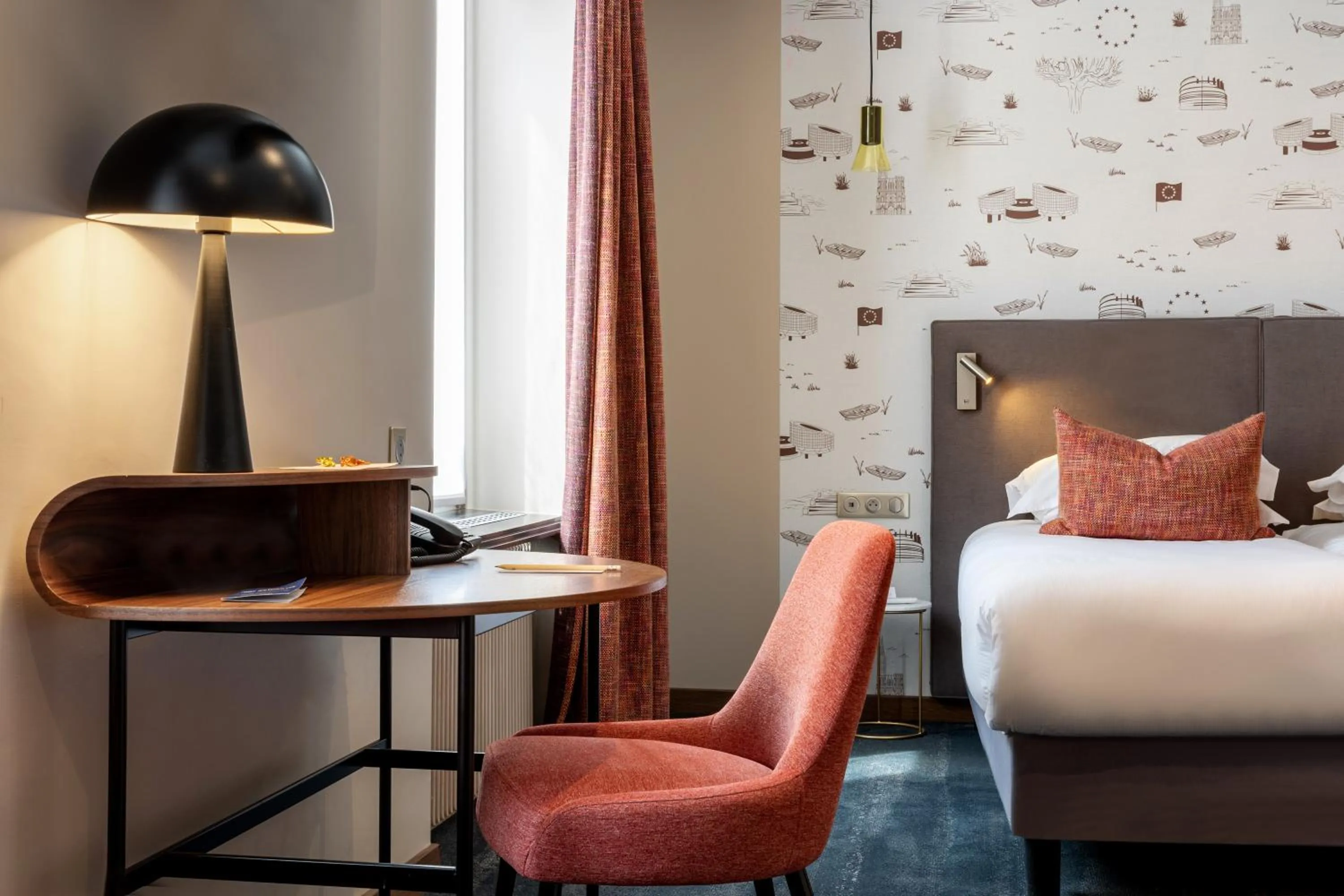 Seating area, Bed in Best Western Plus Monopole Métropole