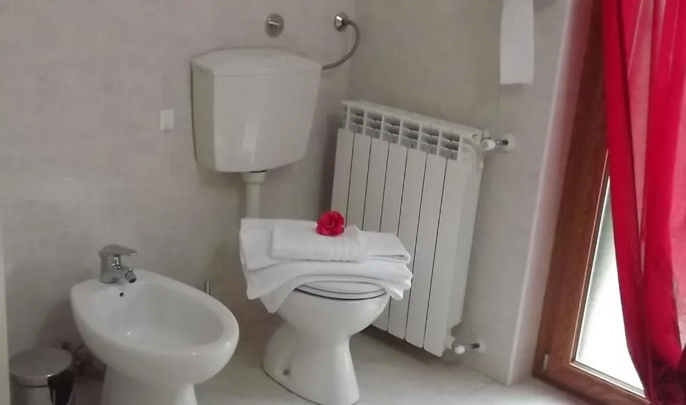 Bathroom in Affittacamere Pone