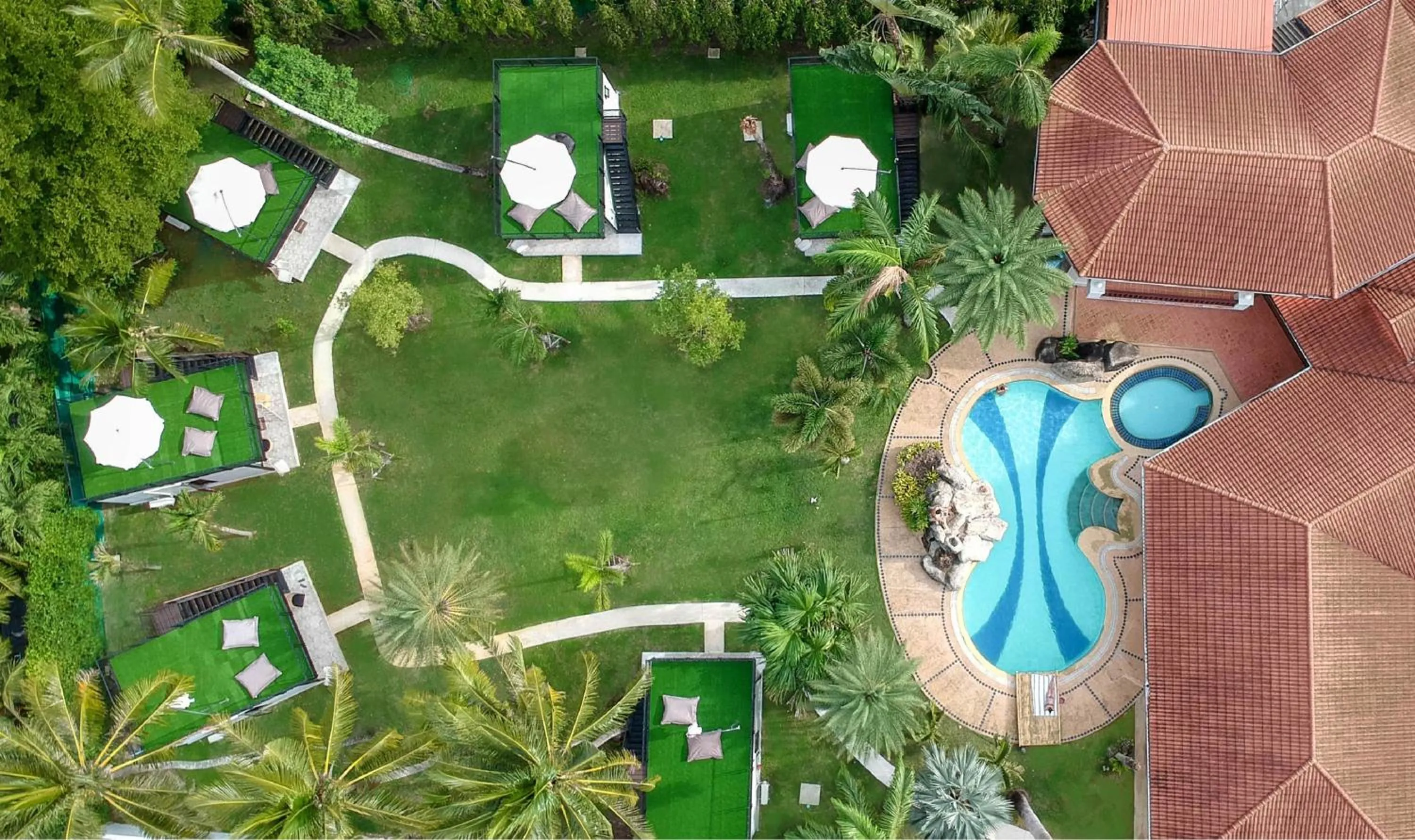 Property building in Coconut Wells Phuket