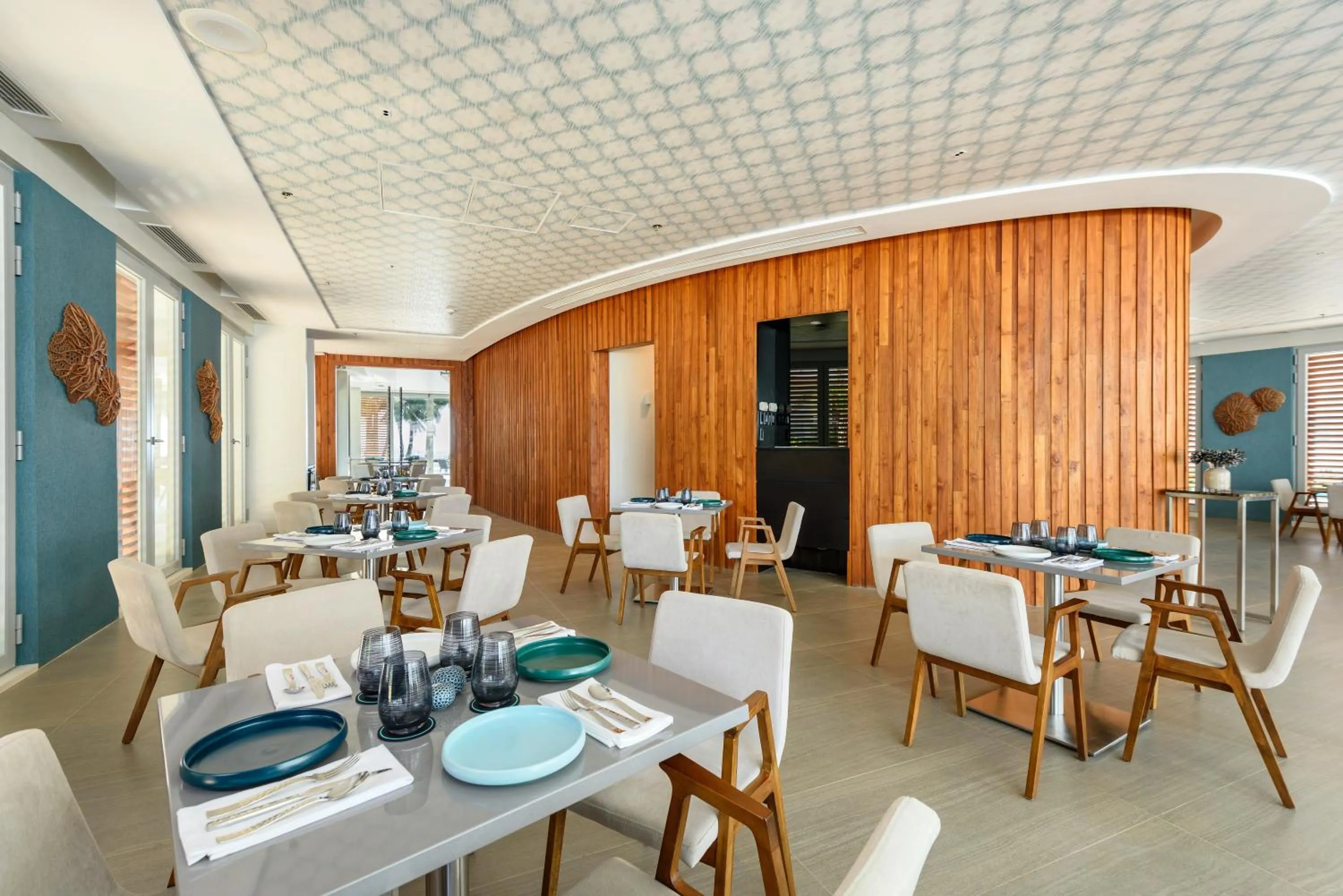 Restaurant/places to eat in Aqua Boracay