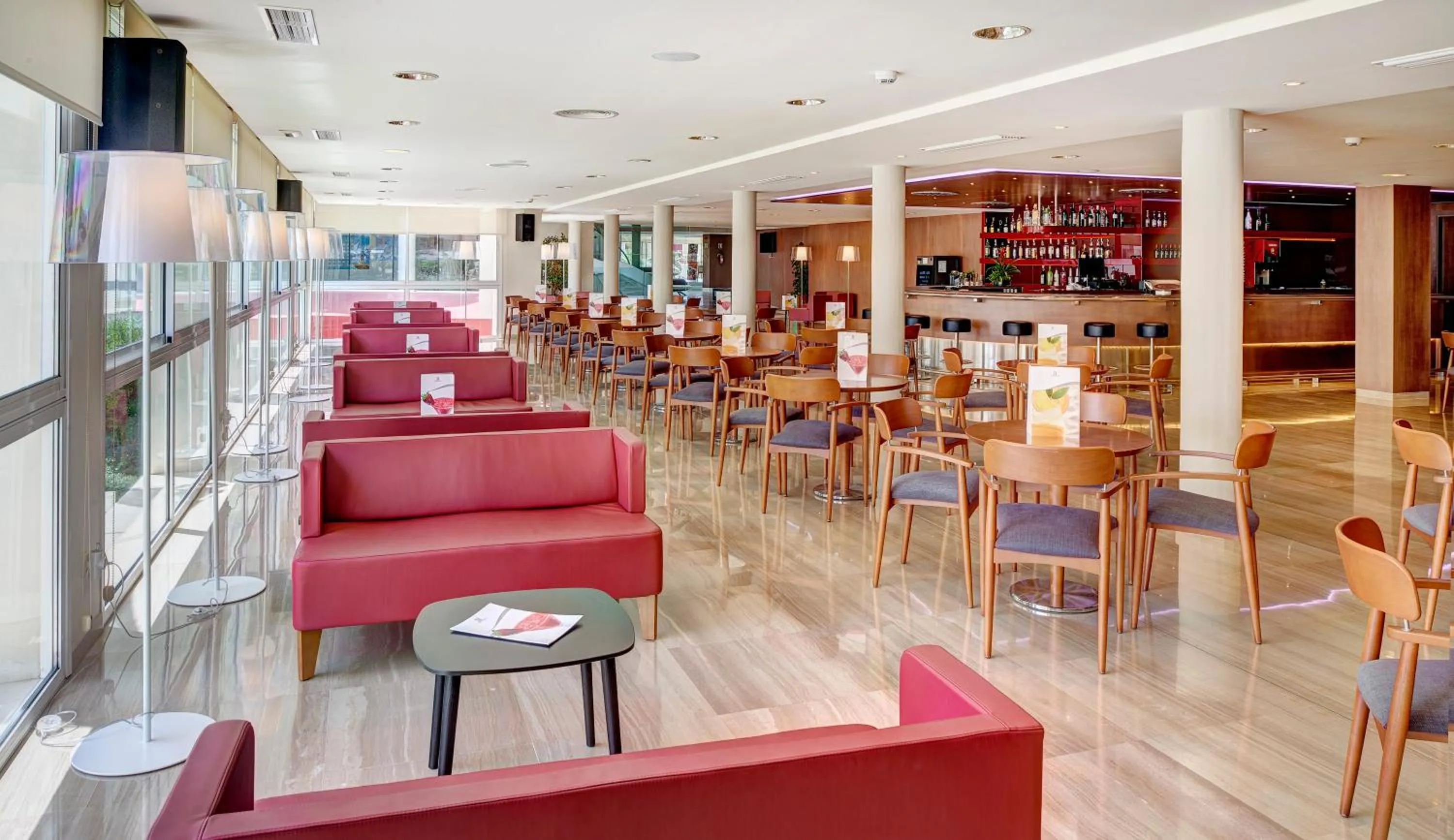 Lounge or bar in Hipotels Coma Gran