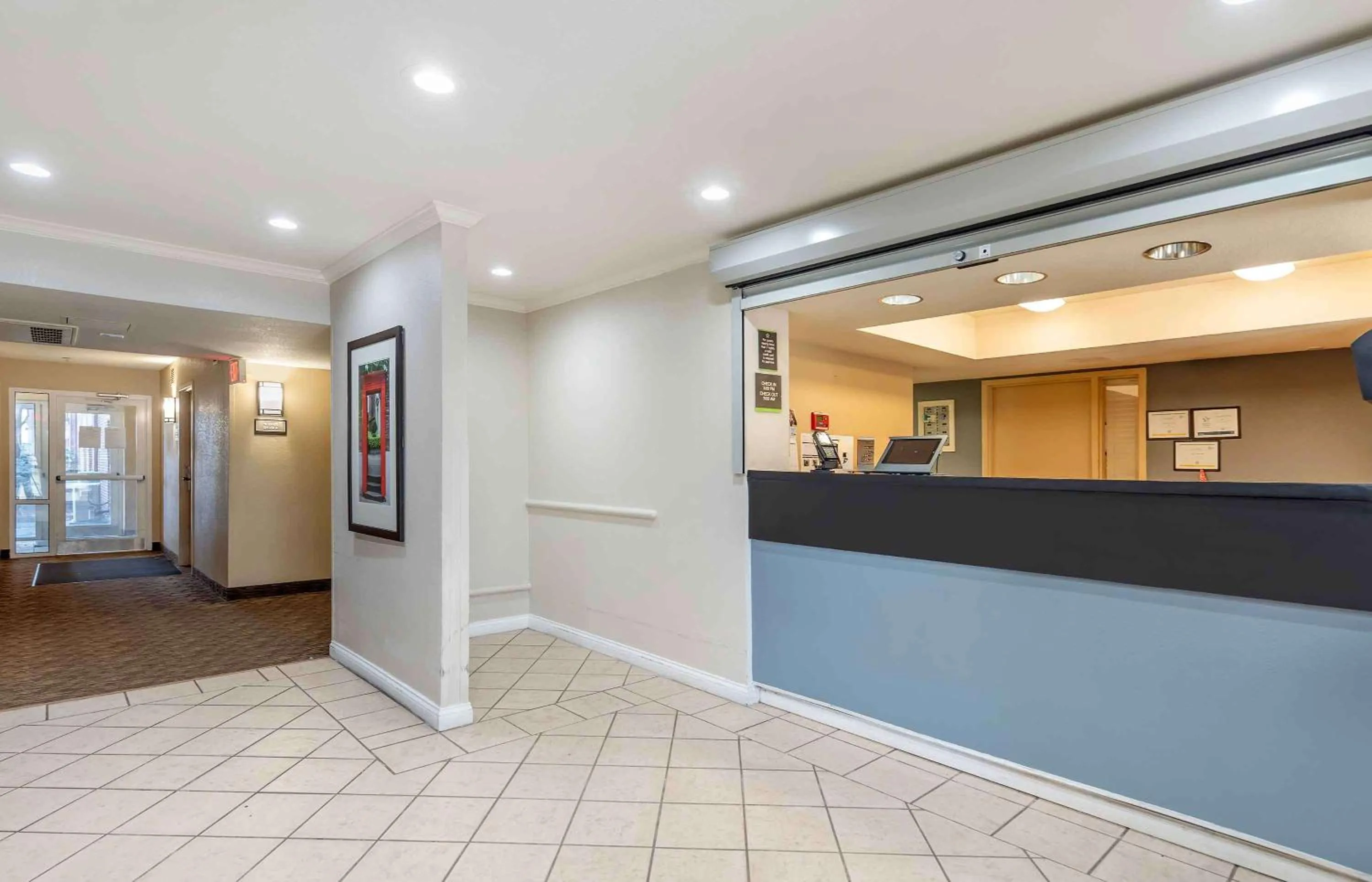 Lobby or reception in Extended Stay America Select Suites - Chicago - Westmont - Oak Brook